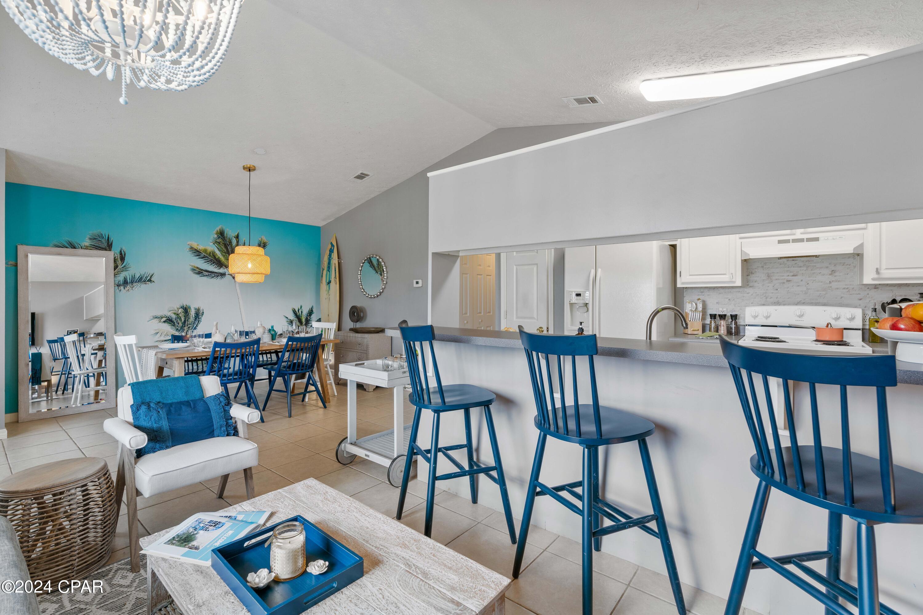 6205 Orange Plaza