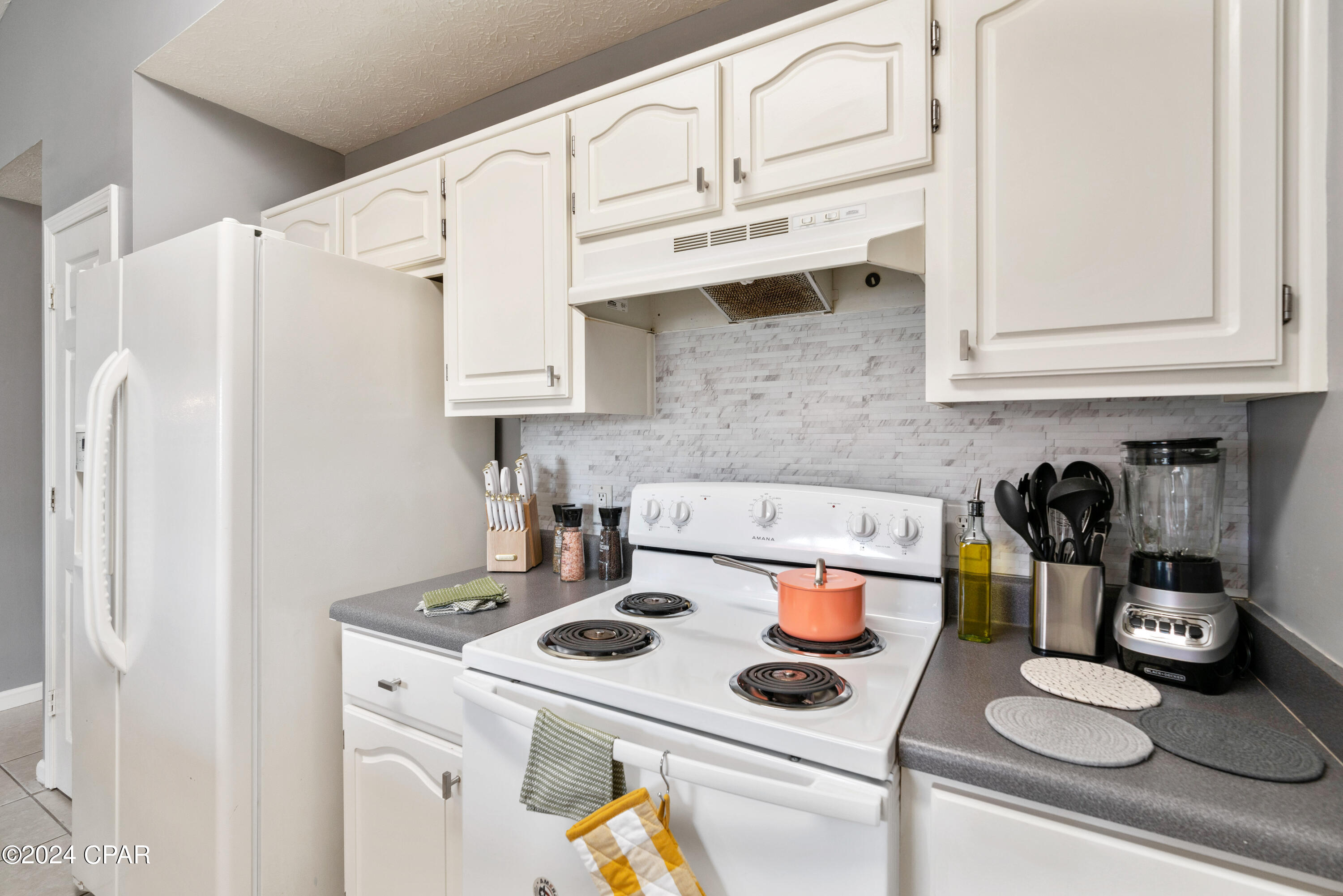 6205 Orange Plaza