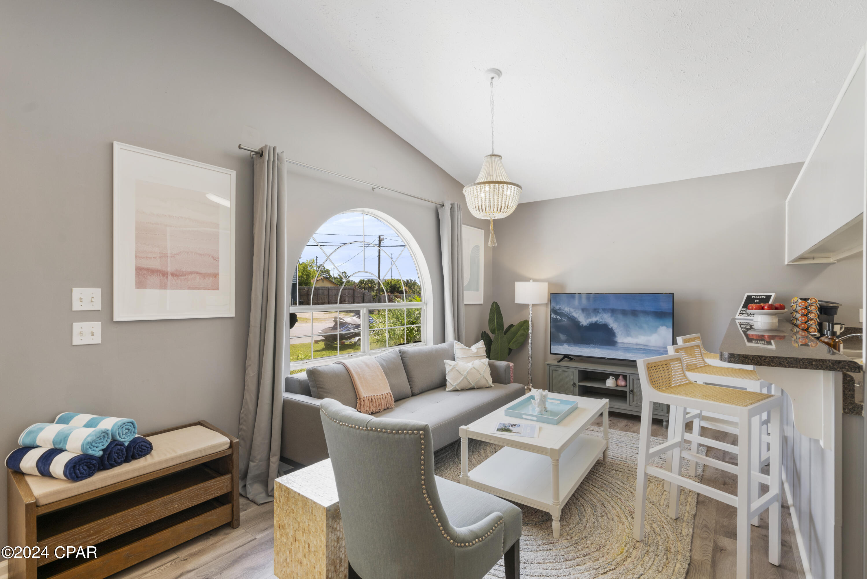 6205 Orange Plaza