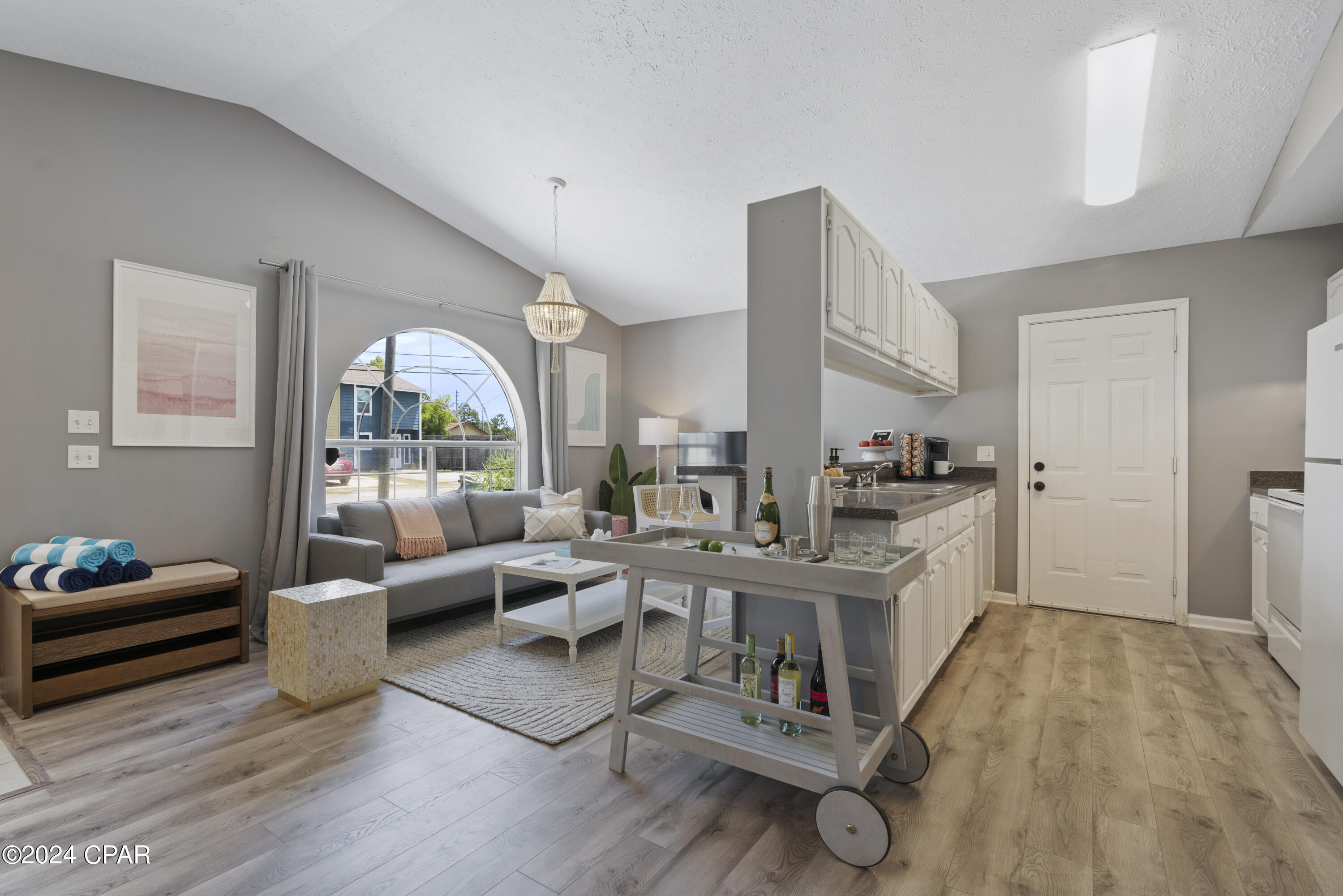 6205 Orange Plaza
