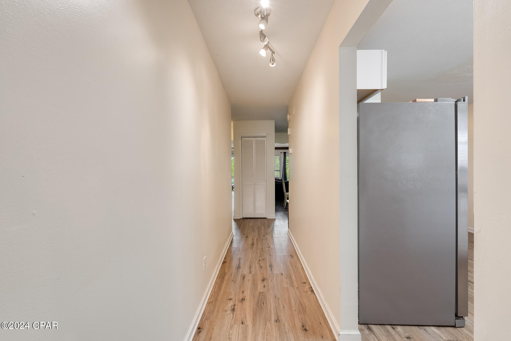 1048 W 11th Ct. W Court