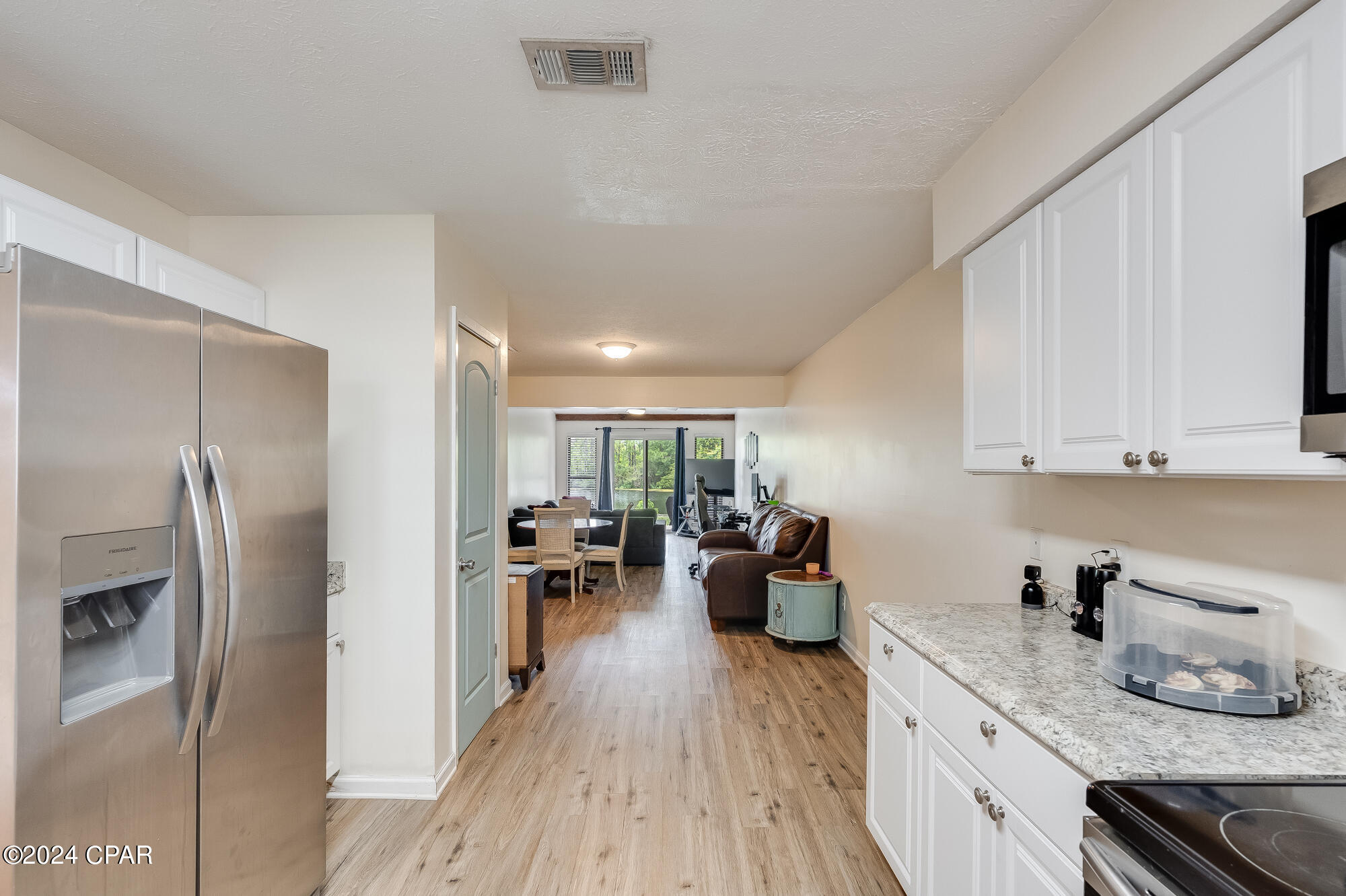 1048 W 11th Ct. W Court