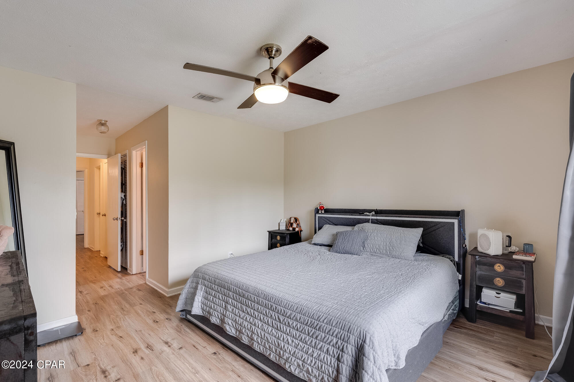 1048 W 11th Ct. W Court