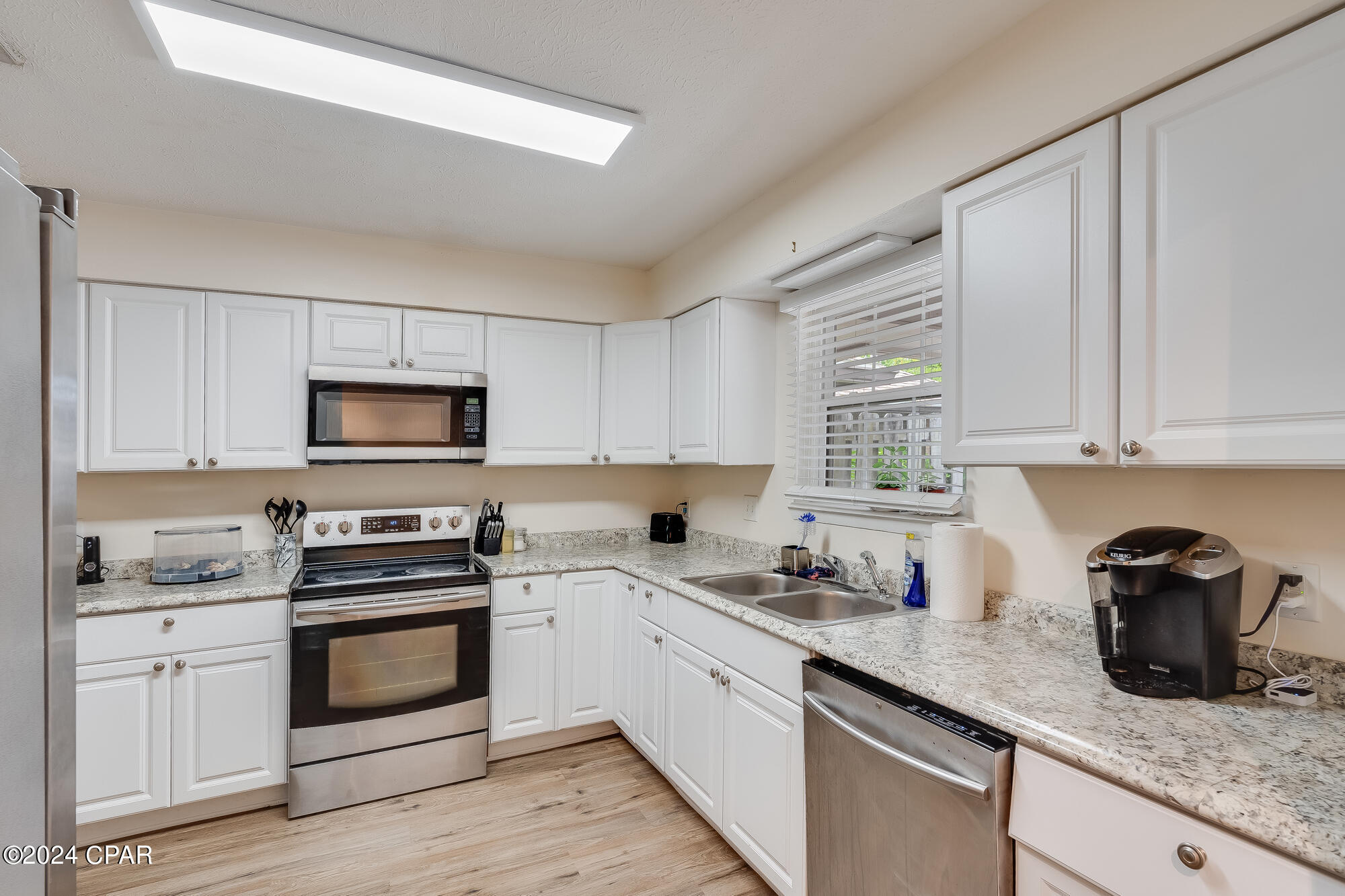 1048 W 11th Ct. W Court