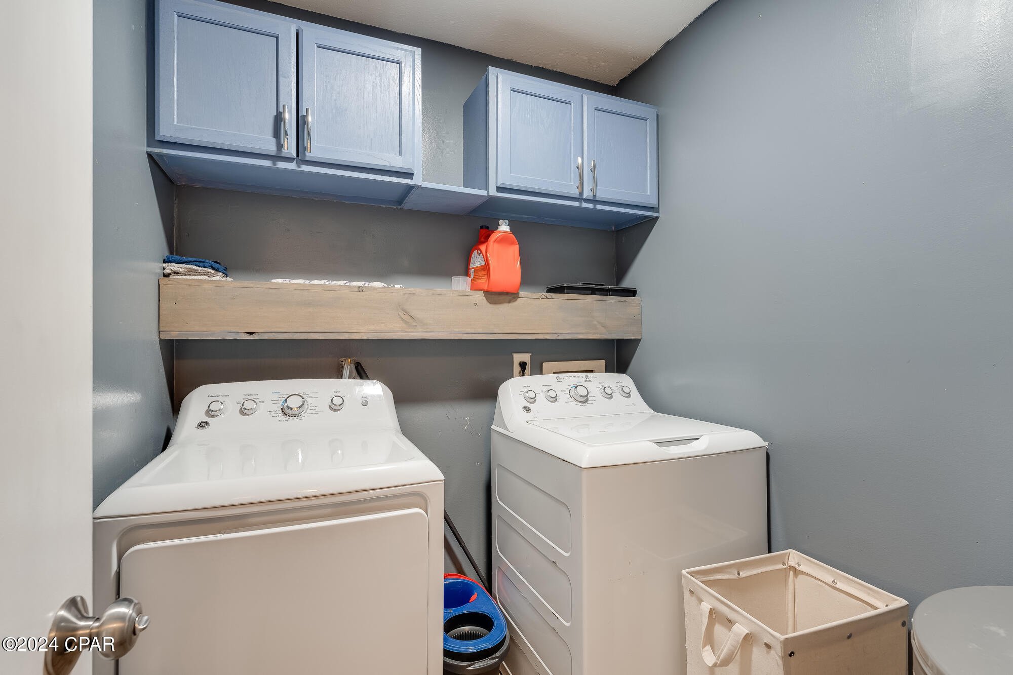 1048 W 11th Ct. W Court