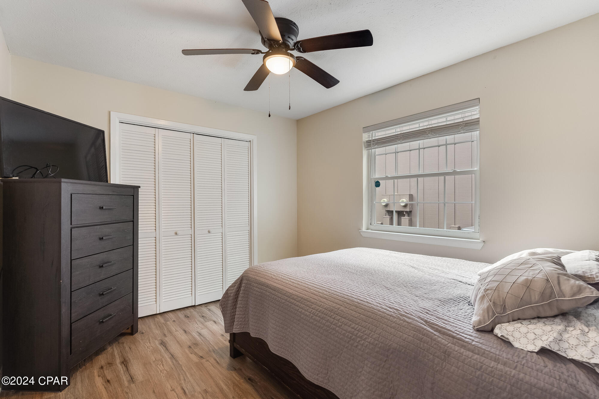 1048 W 11th Ct. W Court