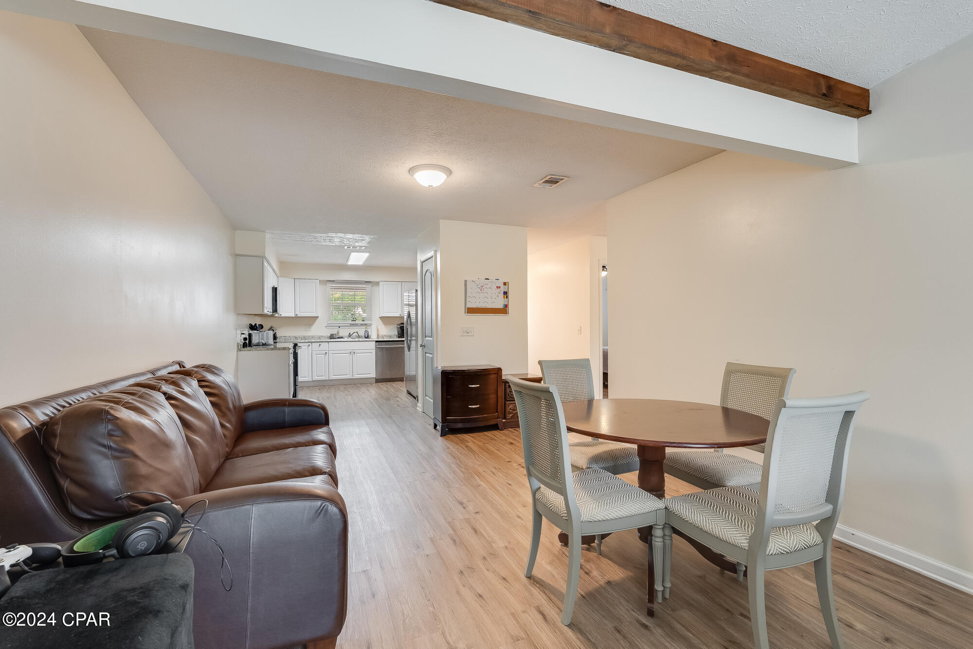 1048 W 11th Ct. W Court