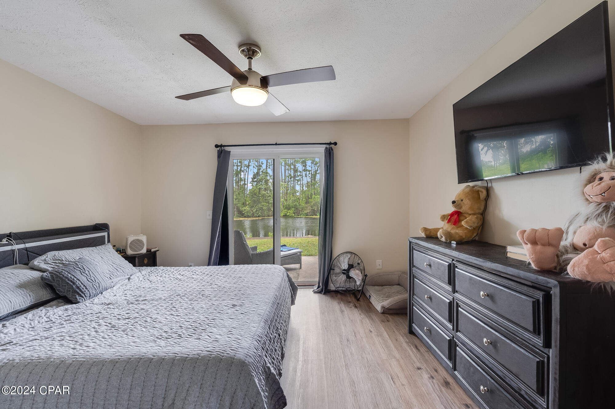 1048 W 11th Ct. W Court