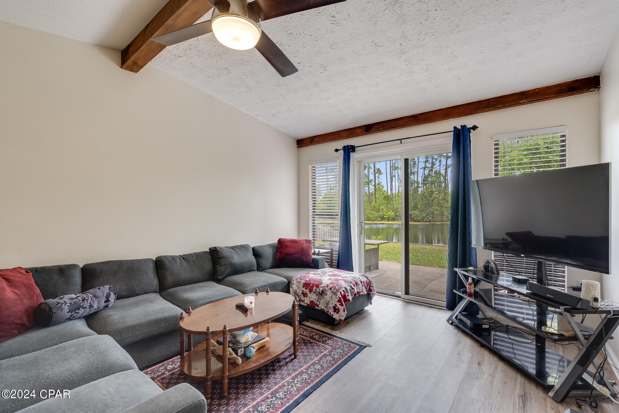 1048 W 11th Ct. W Court