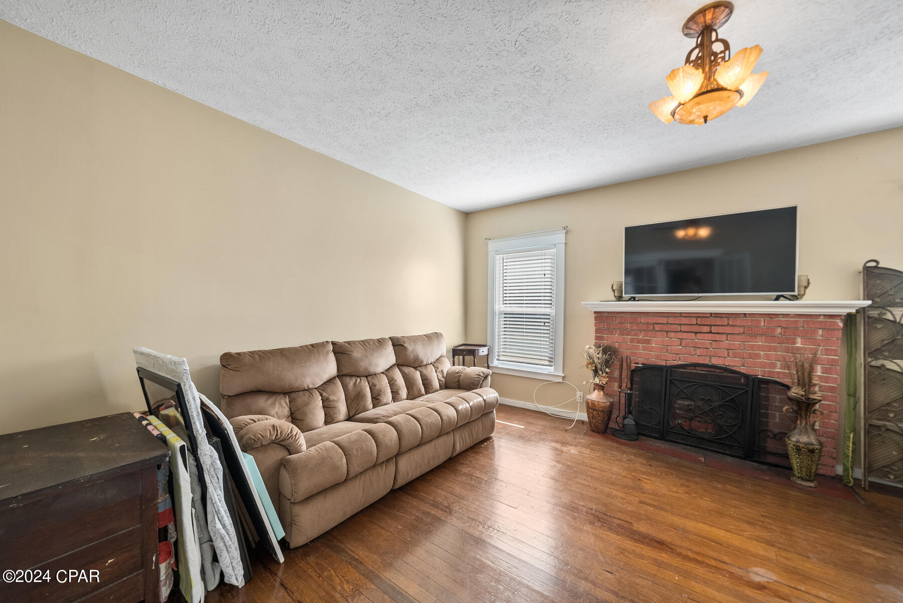 545 E 4th Street