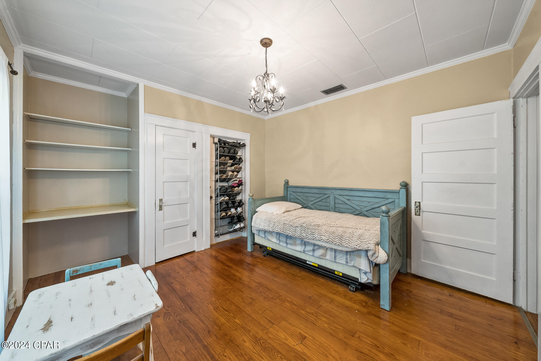 545 E 4th Street