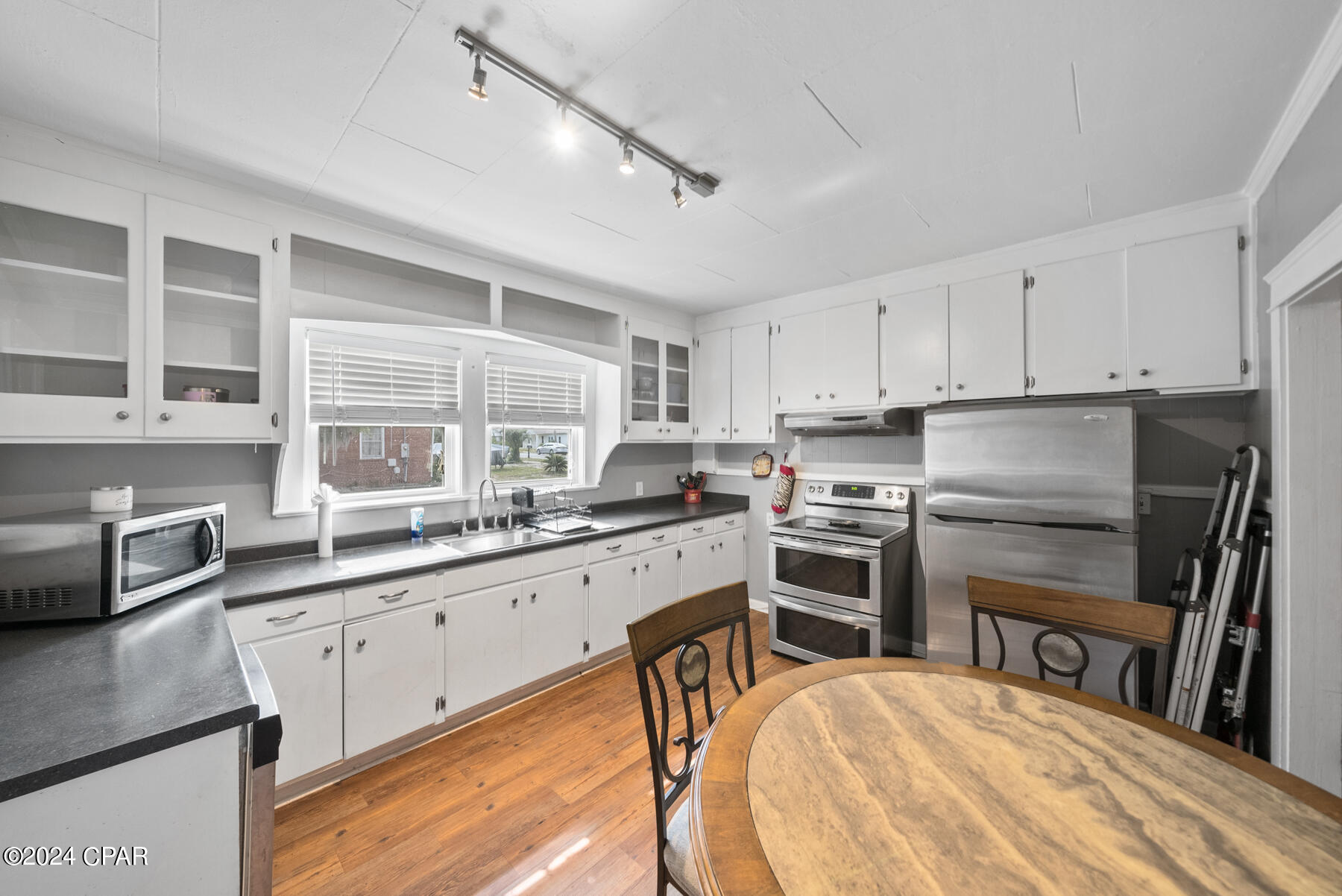 545 E 4th Street