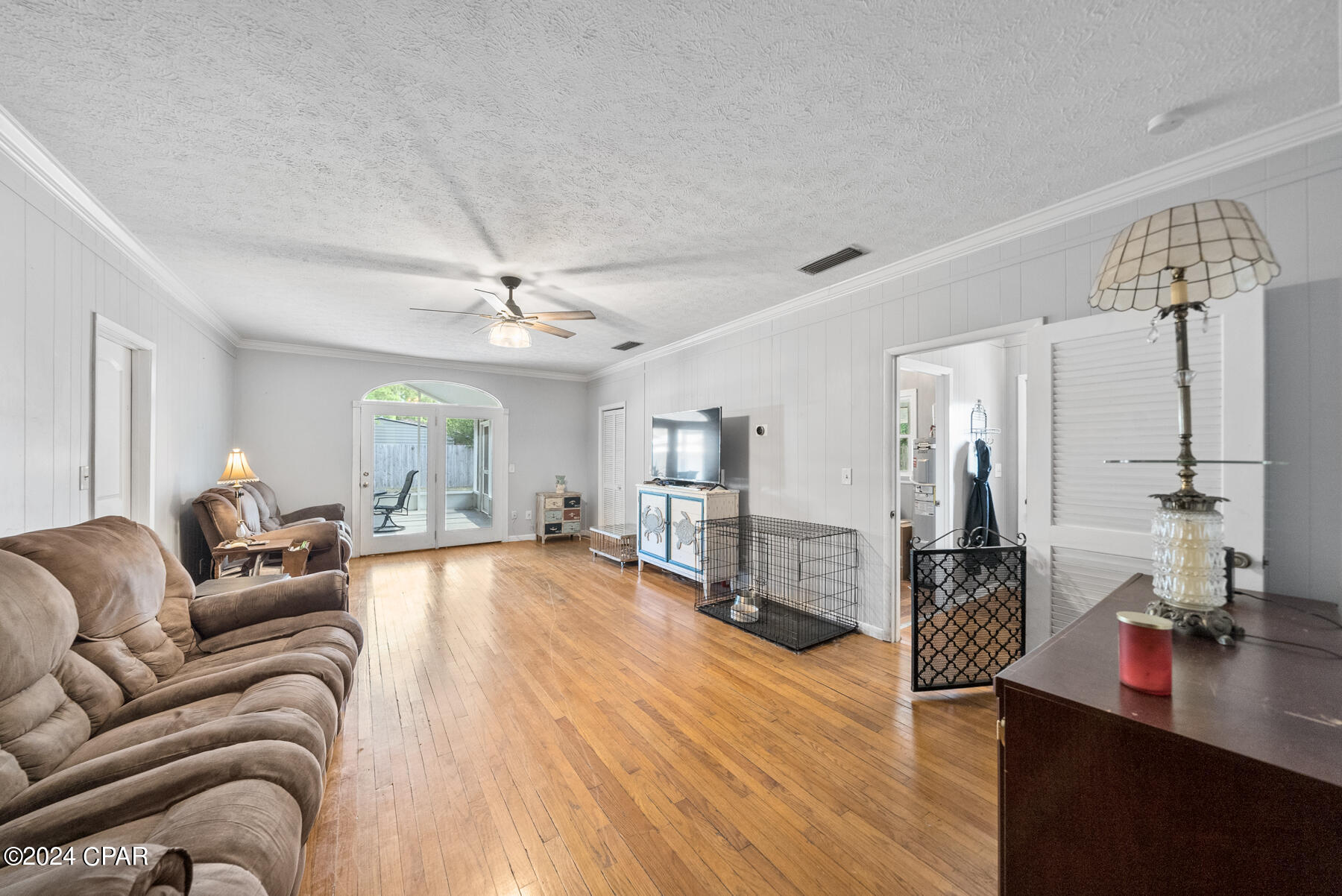 545 E 4th Street