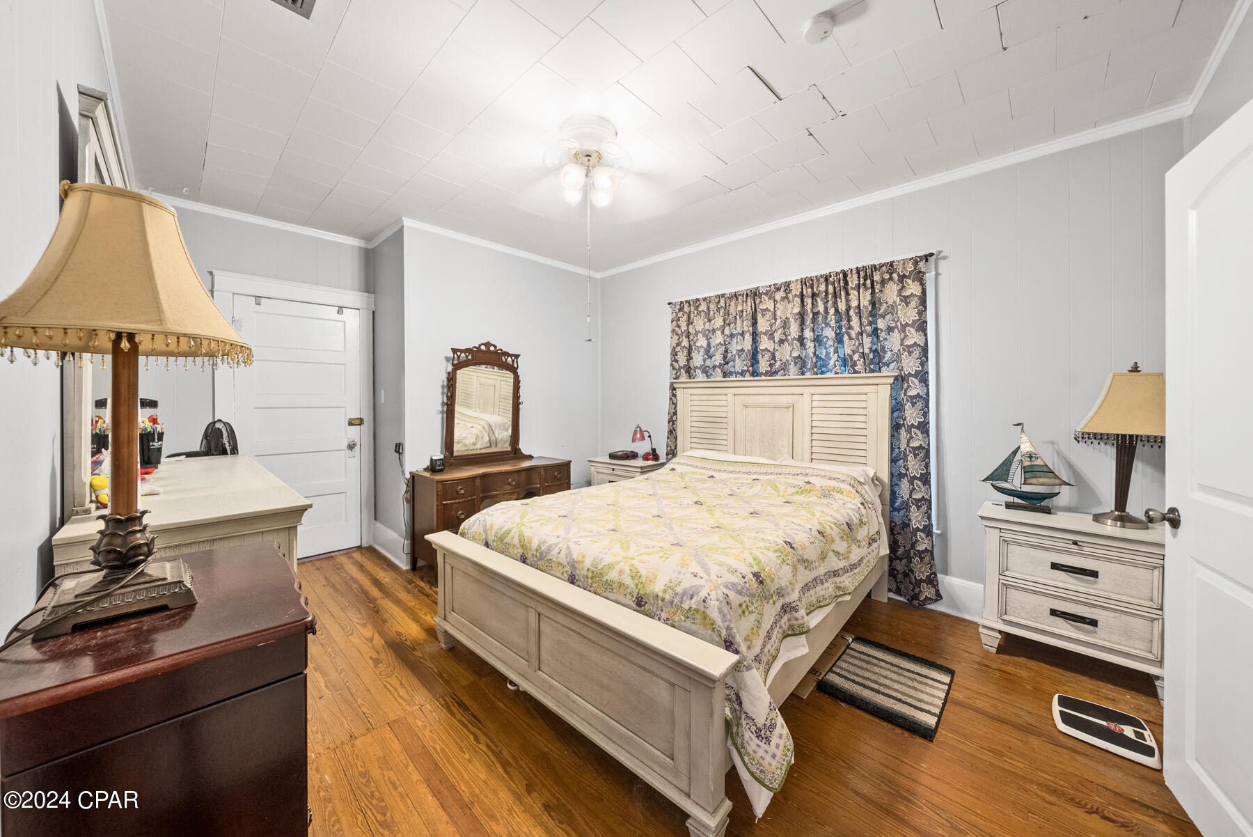 545 E 4th Street