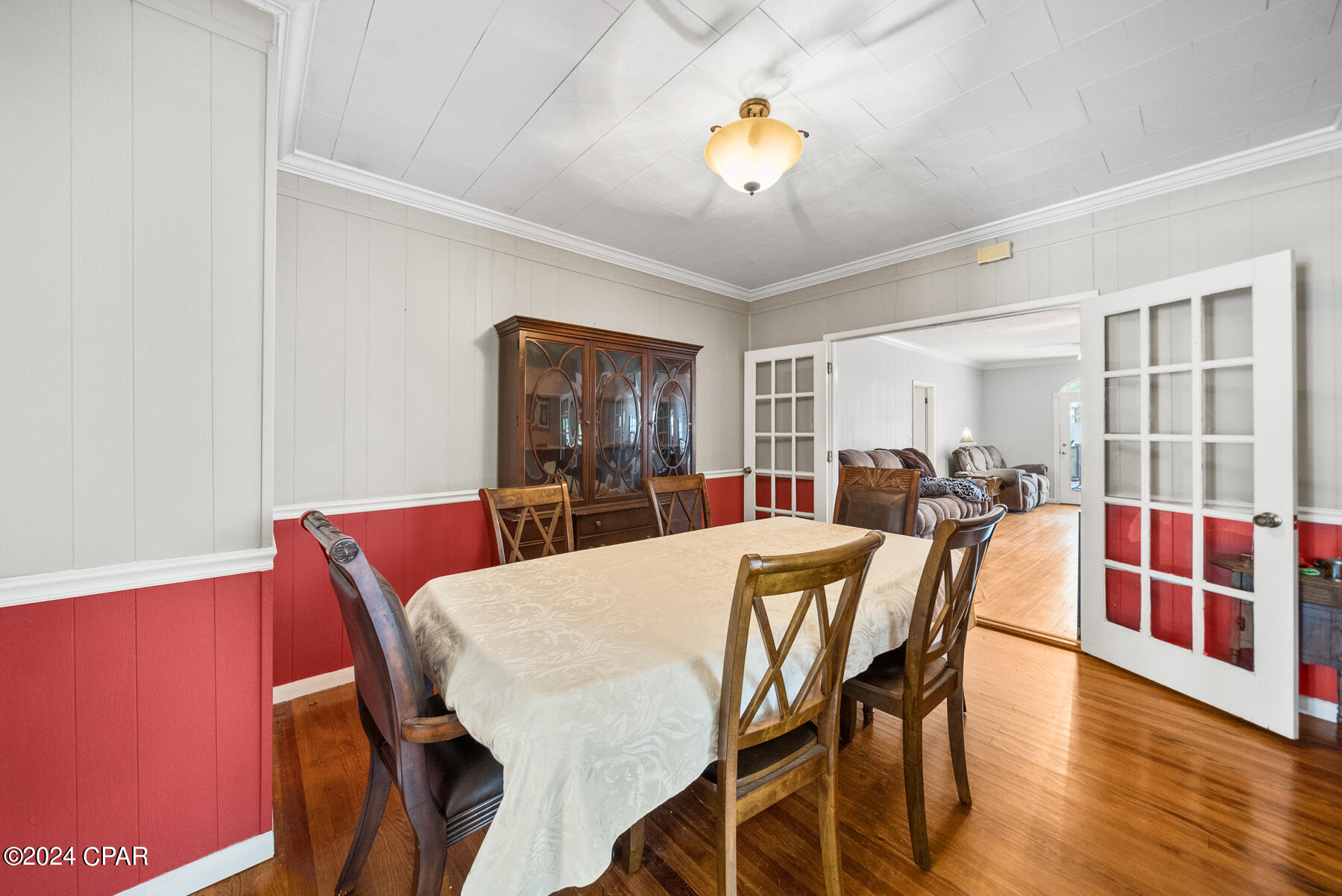 545 E 4th Street