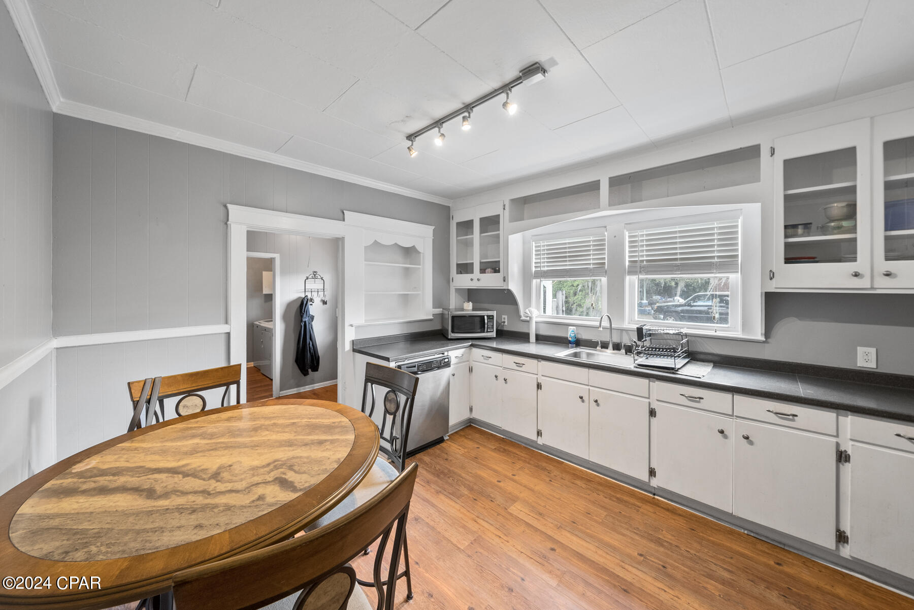 545 E 4th Street