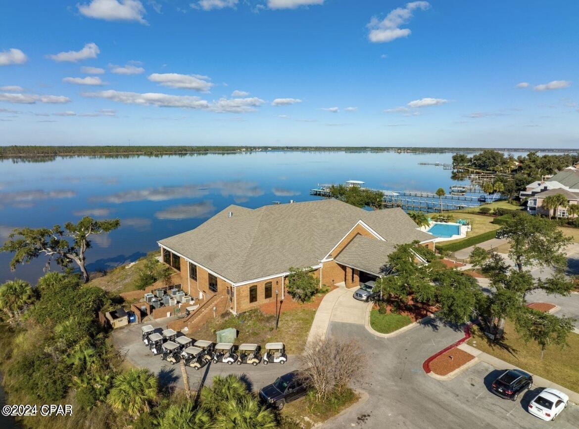 2202 Country Club Drive