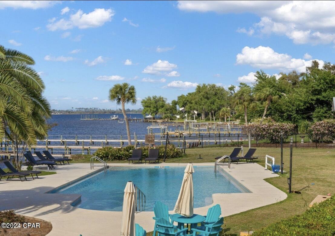 2202 Country Club Drive