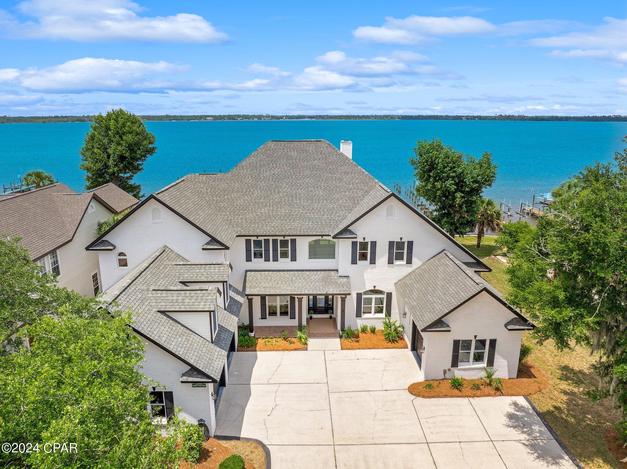 2202 Country Club Drive