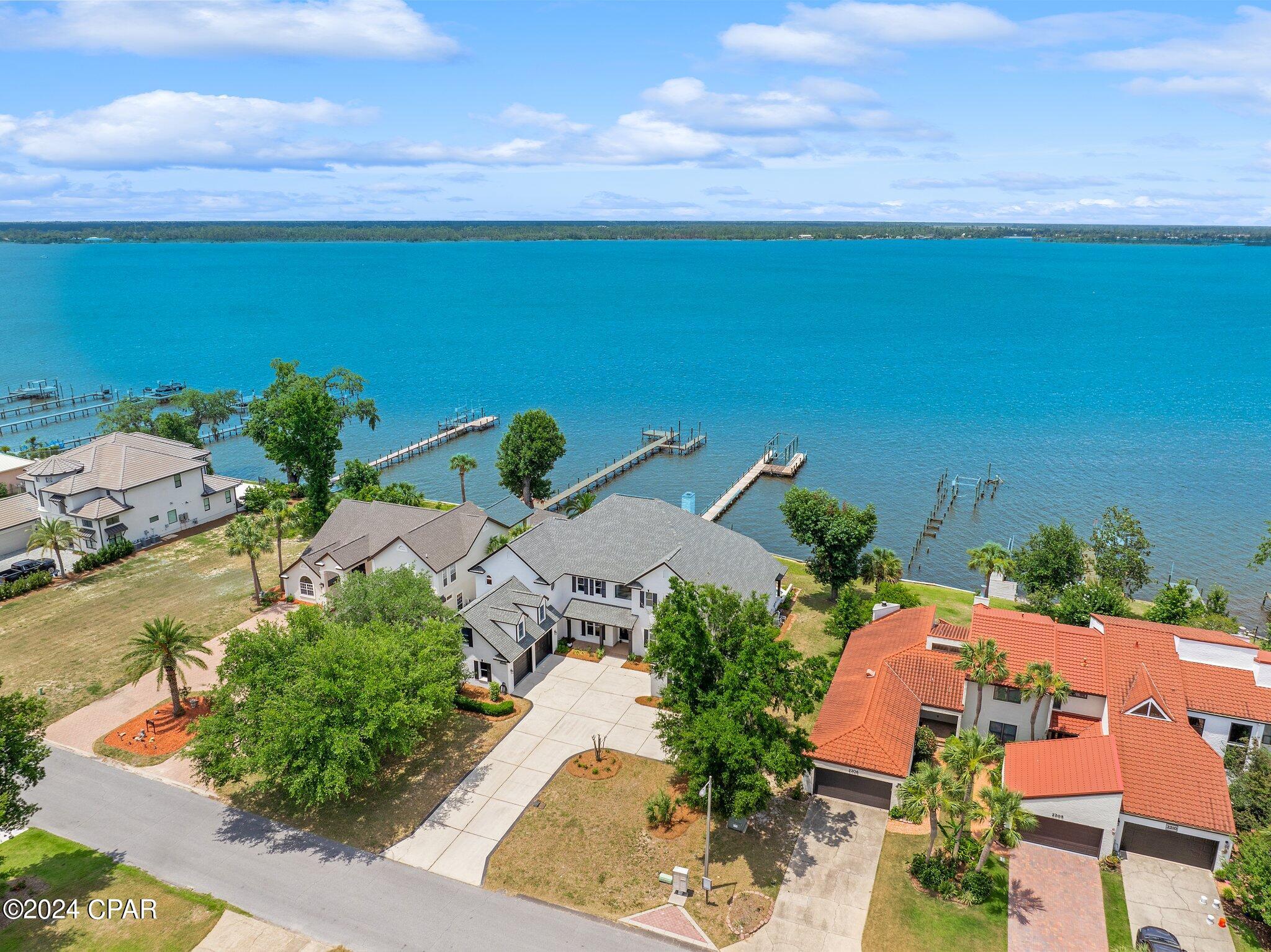 2202 Country Club Drive