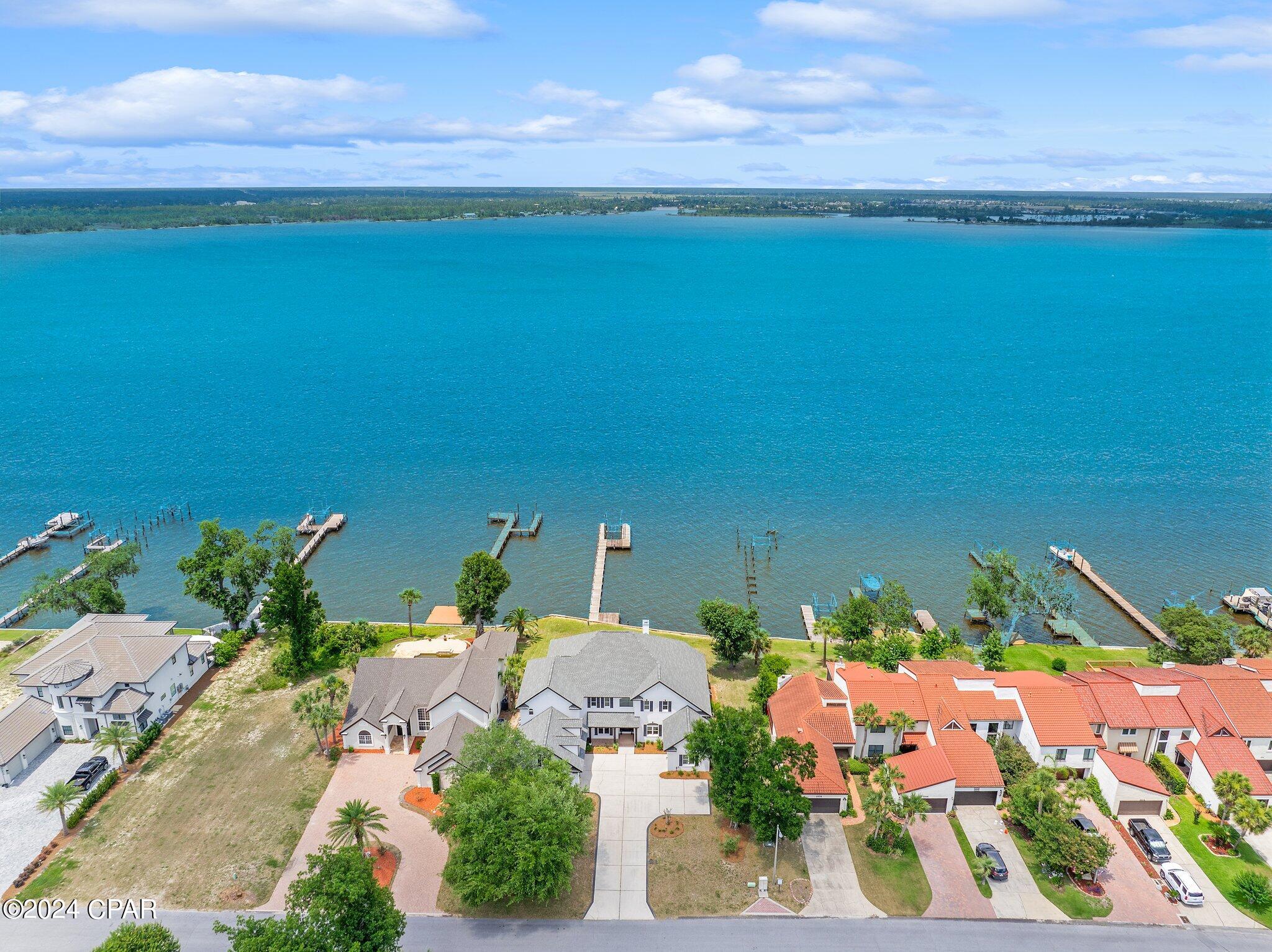 2202 Country Club Drive