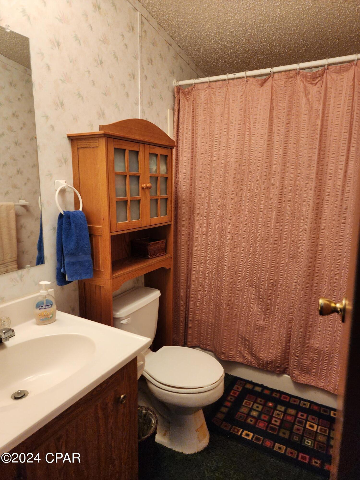 1043 Lake Retreat Drive