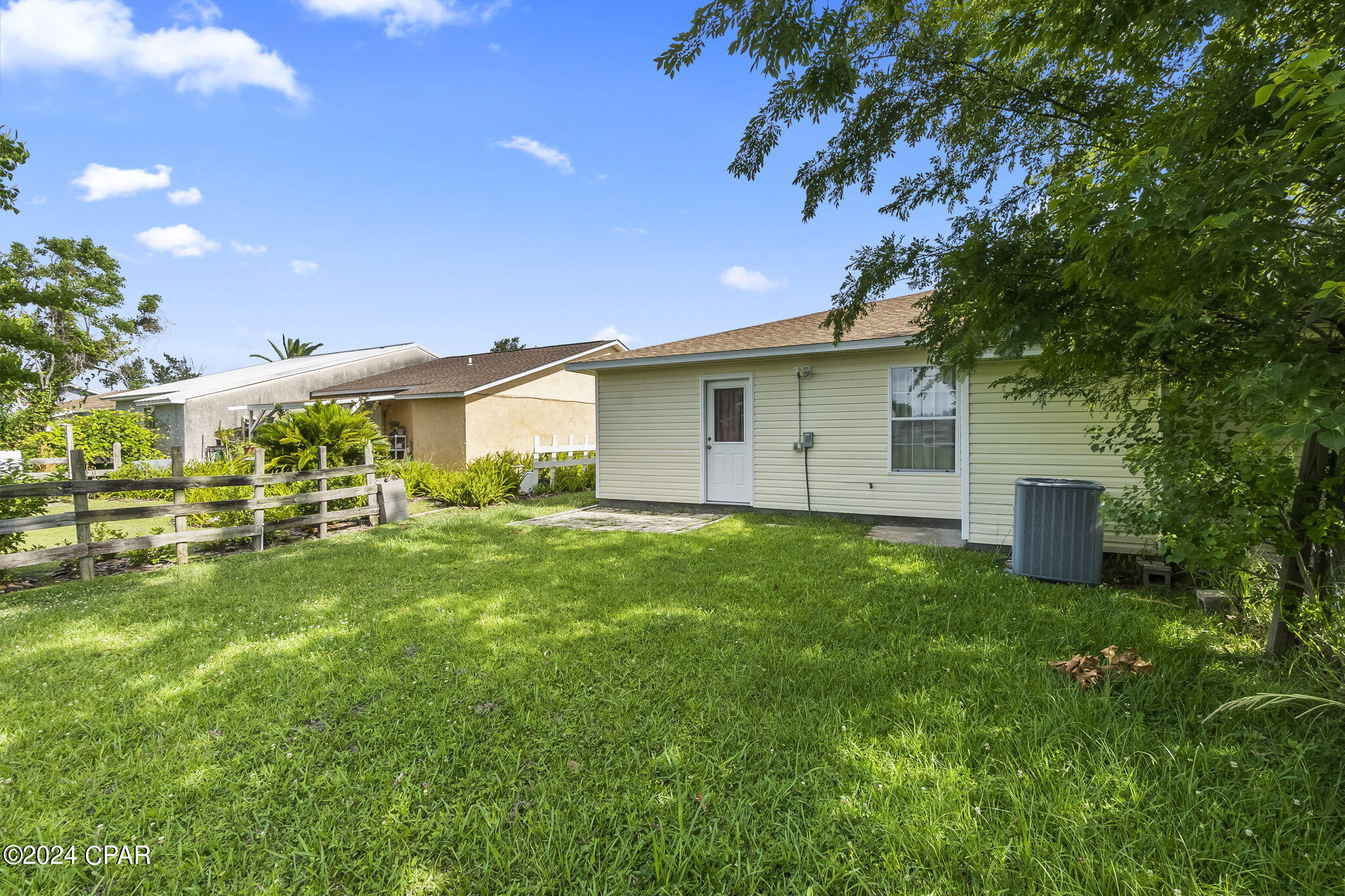 2716 Oak Hammock Drive