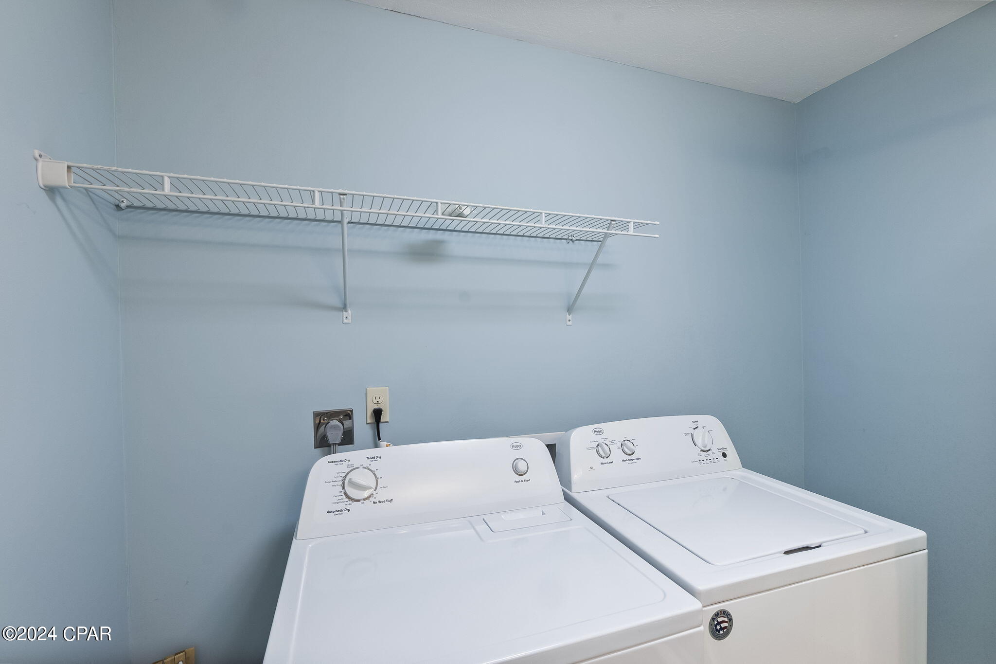 2716 Oak Hammock Drive