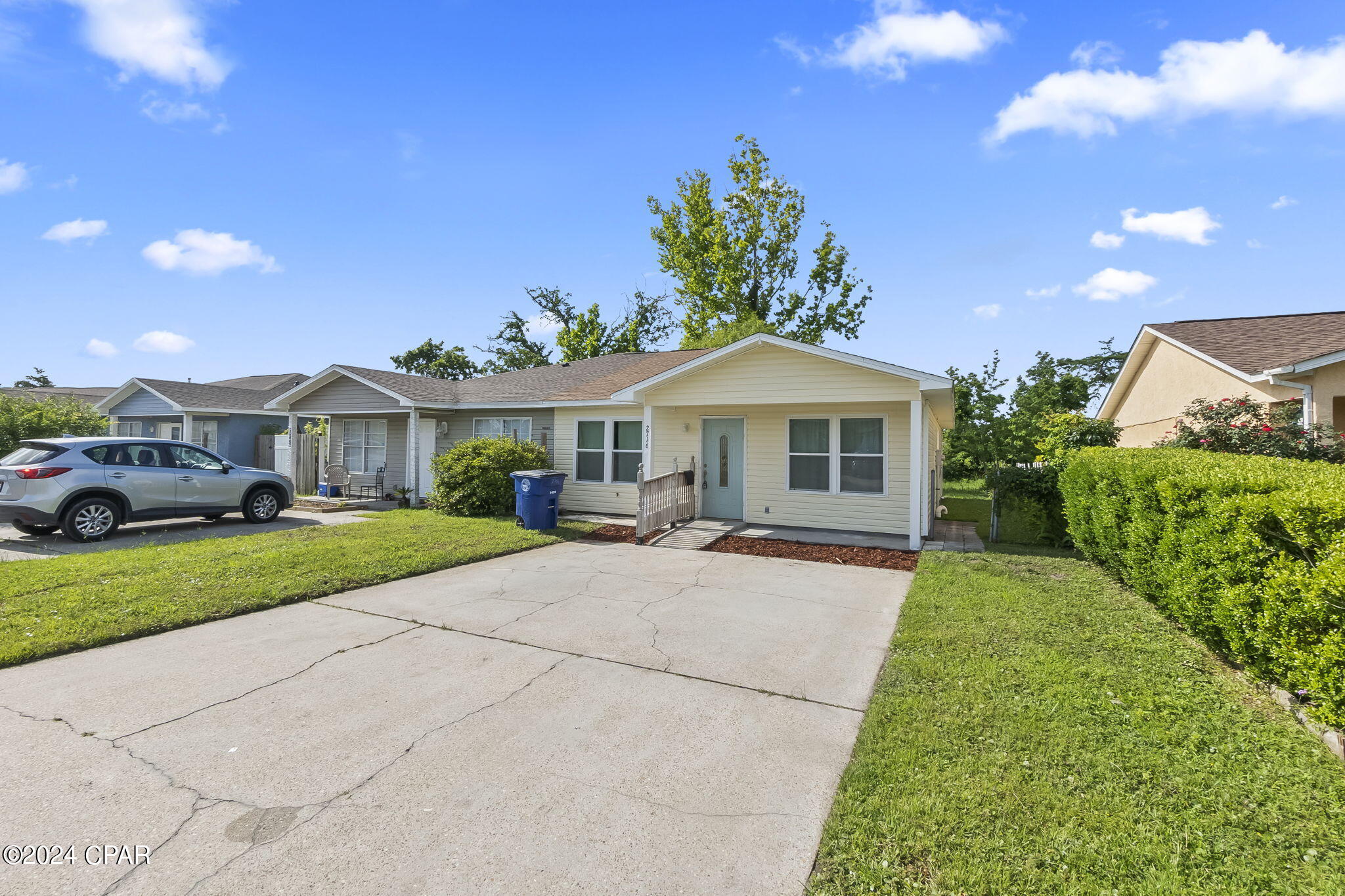 2716 Oak Hammock Drive