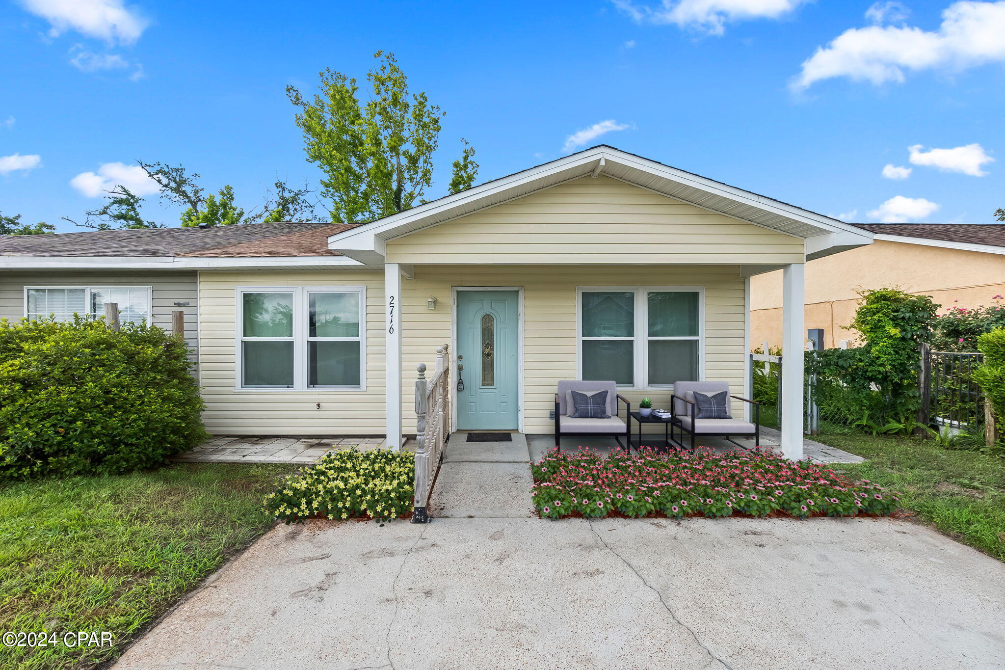 2716 Oak Hammock Drive