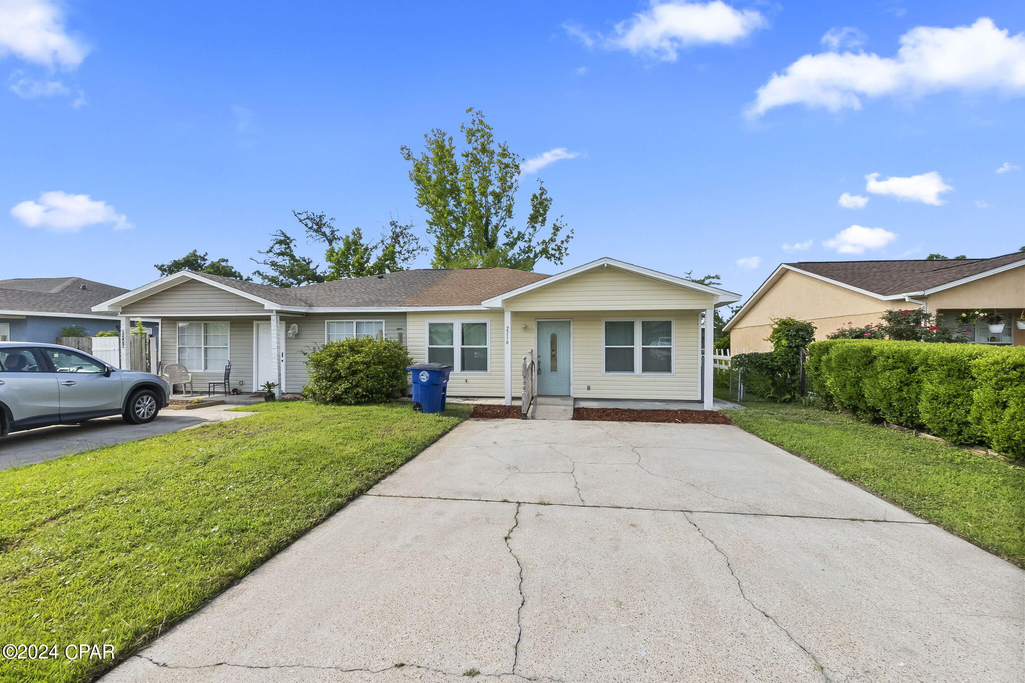 2716 Oak Hammock Drive