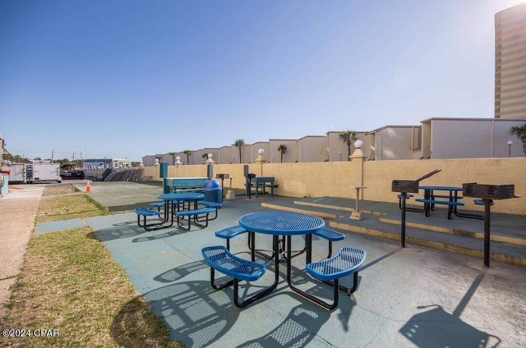 8743 Thomas Drive 805