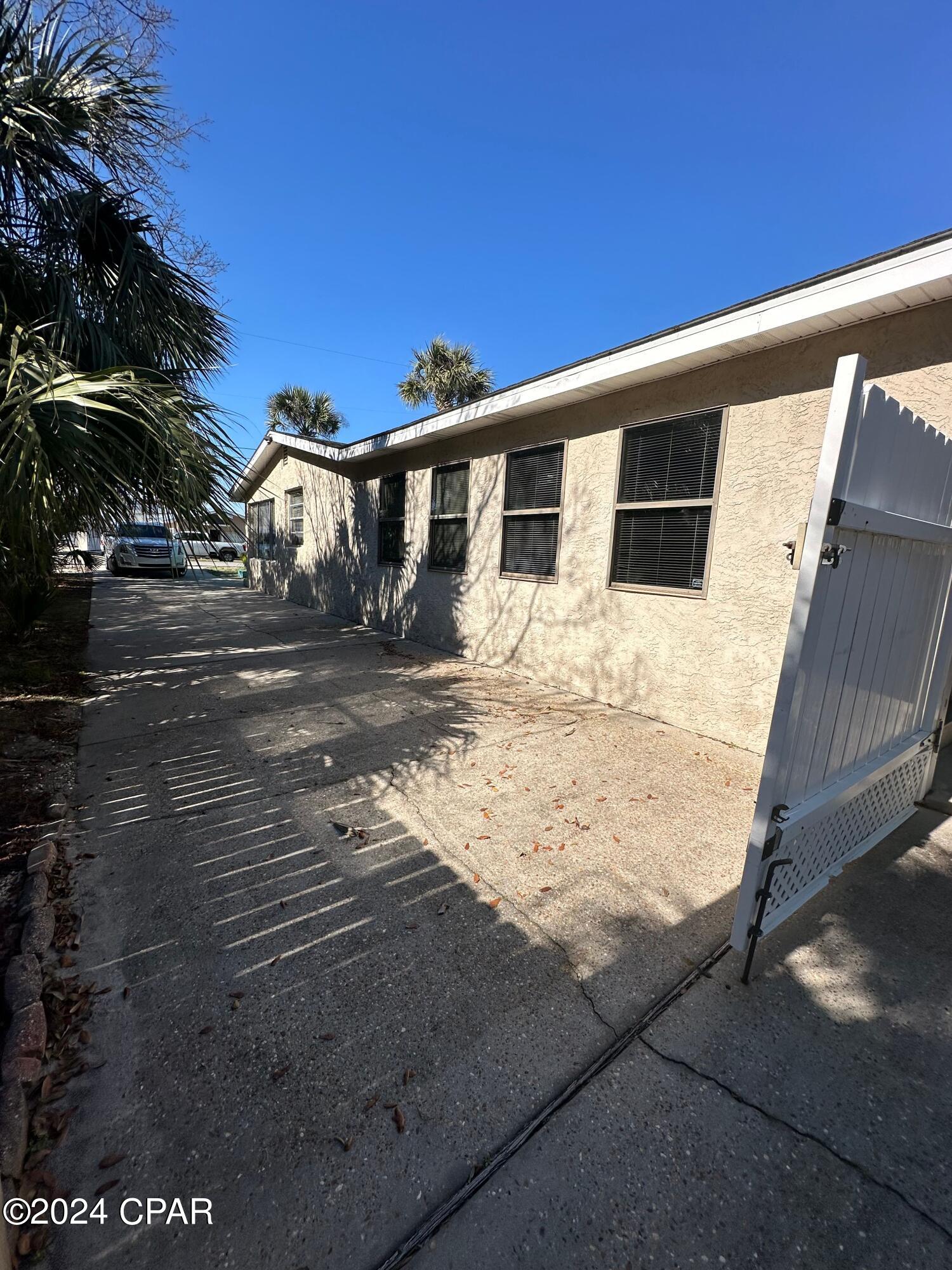 603 Dolphin Street