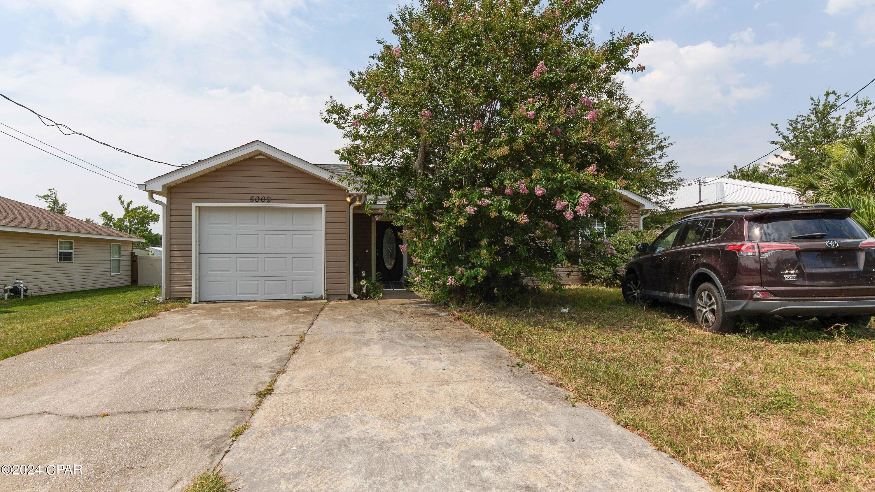5009 E 3rd Street