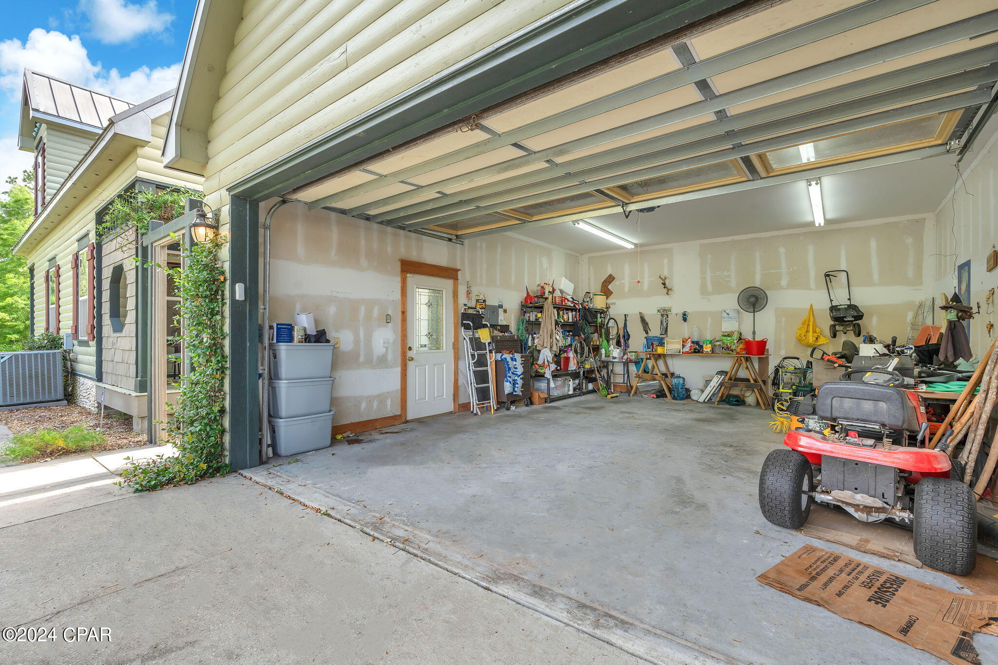 13728 E Highway 20