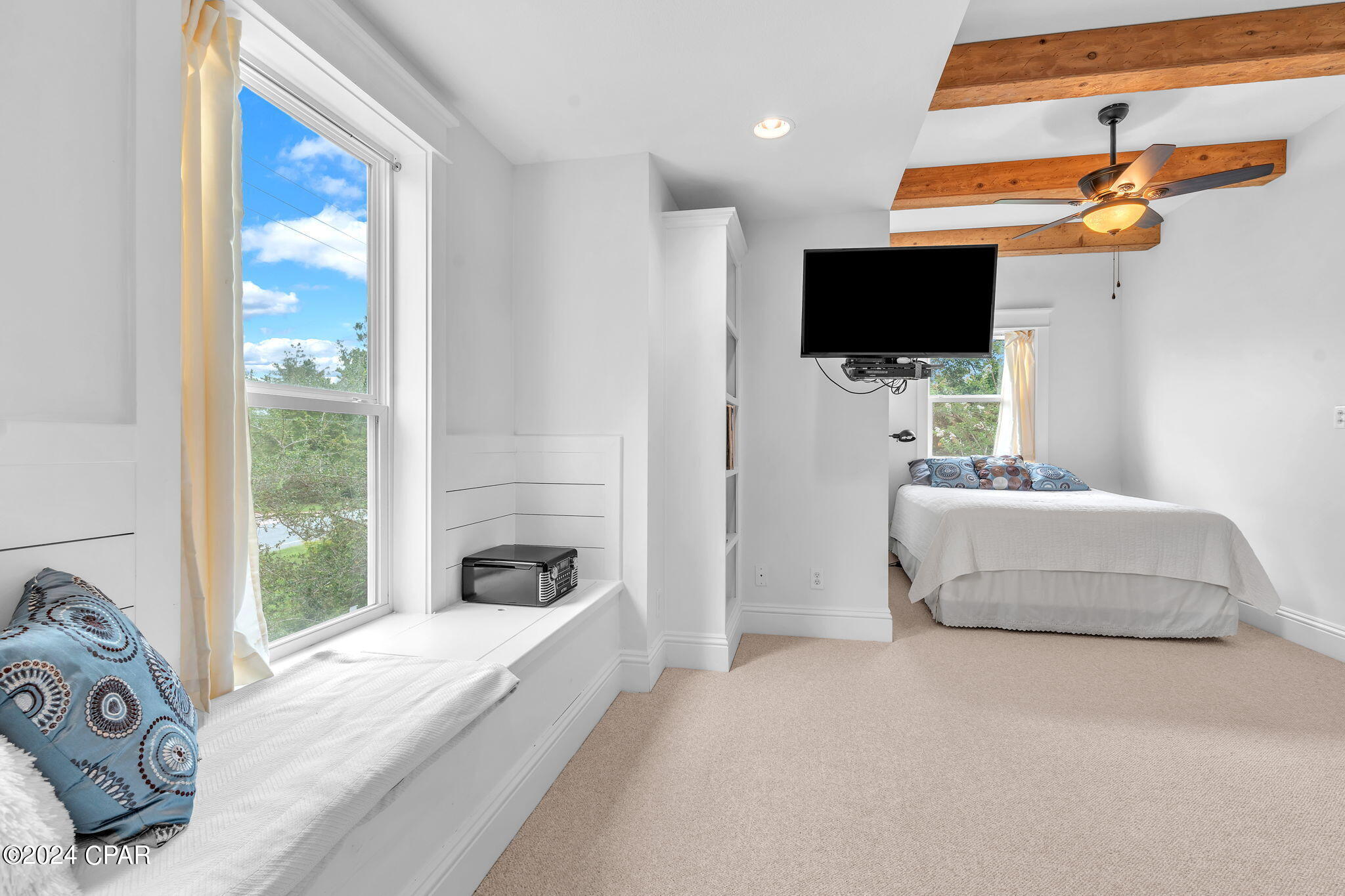 13728 E Highway 20