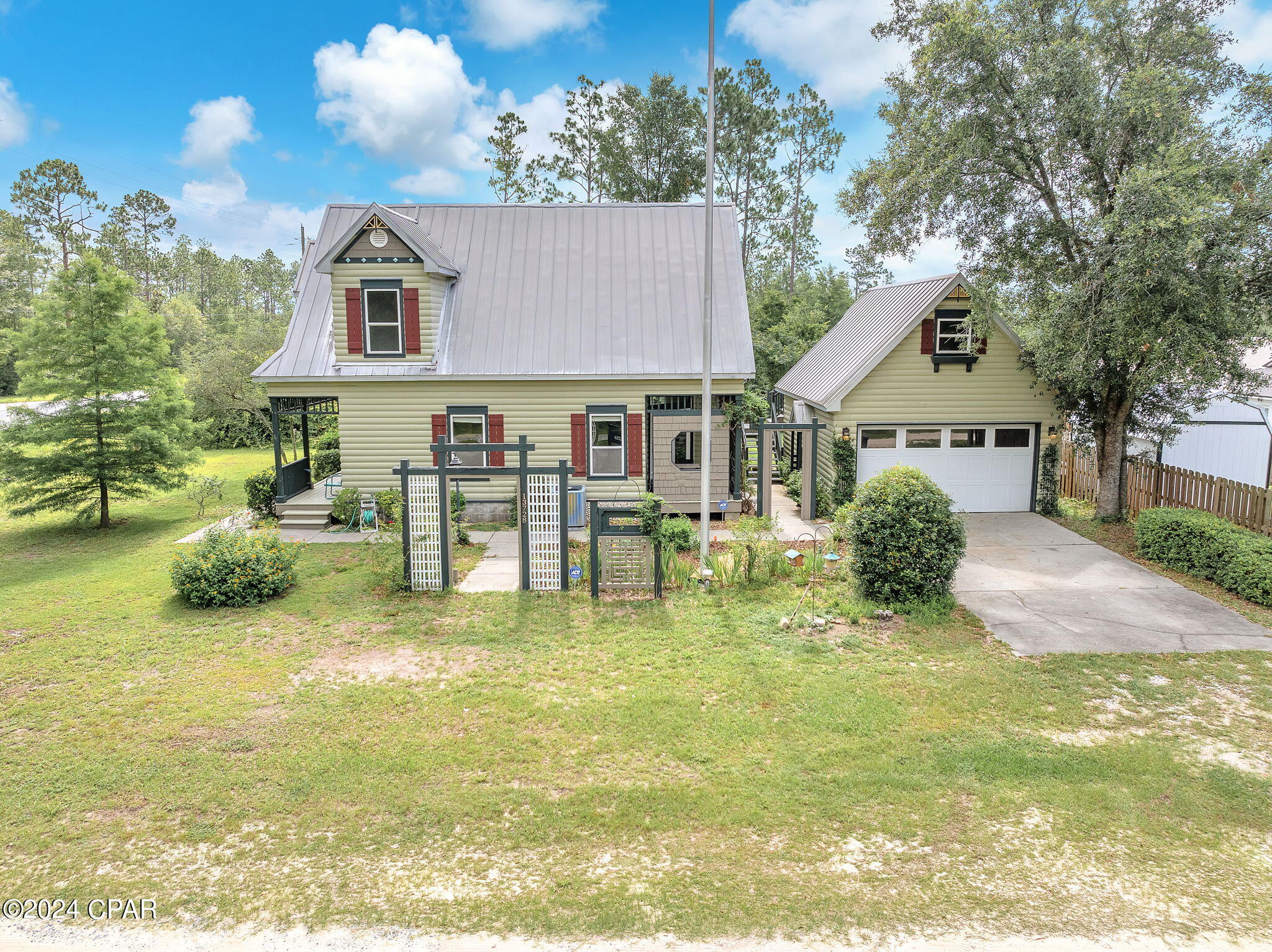 13728 E Highway 20