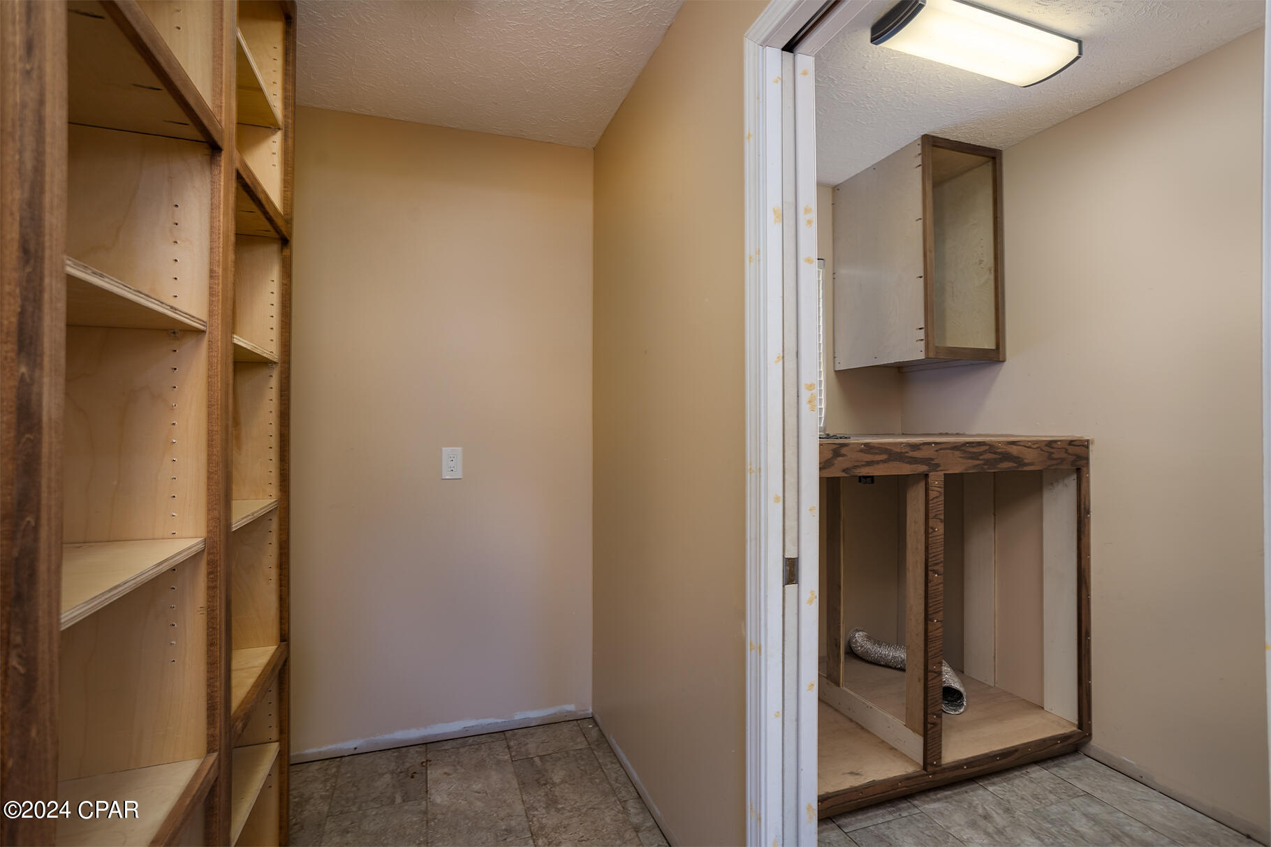 8038 Willow Road