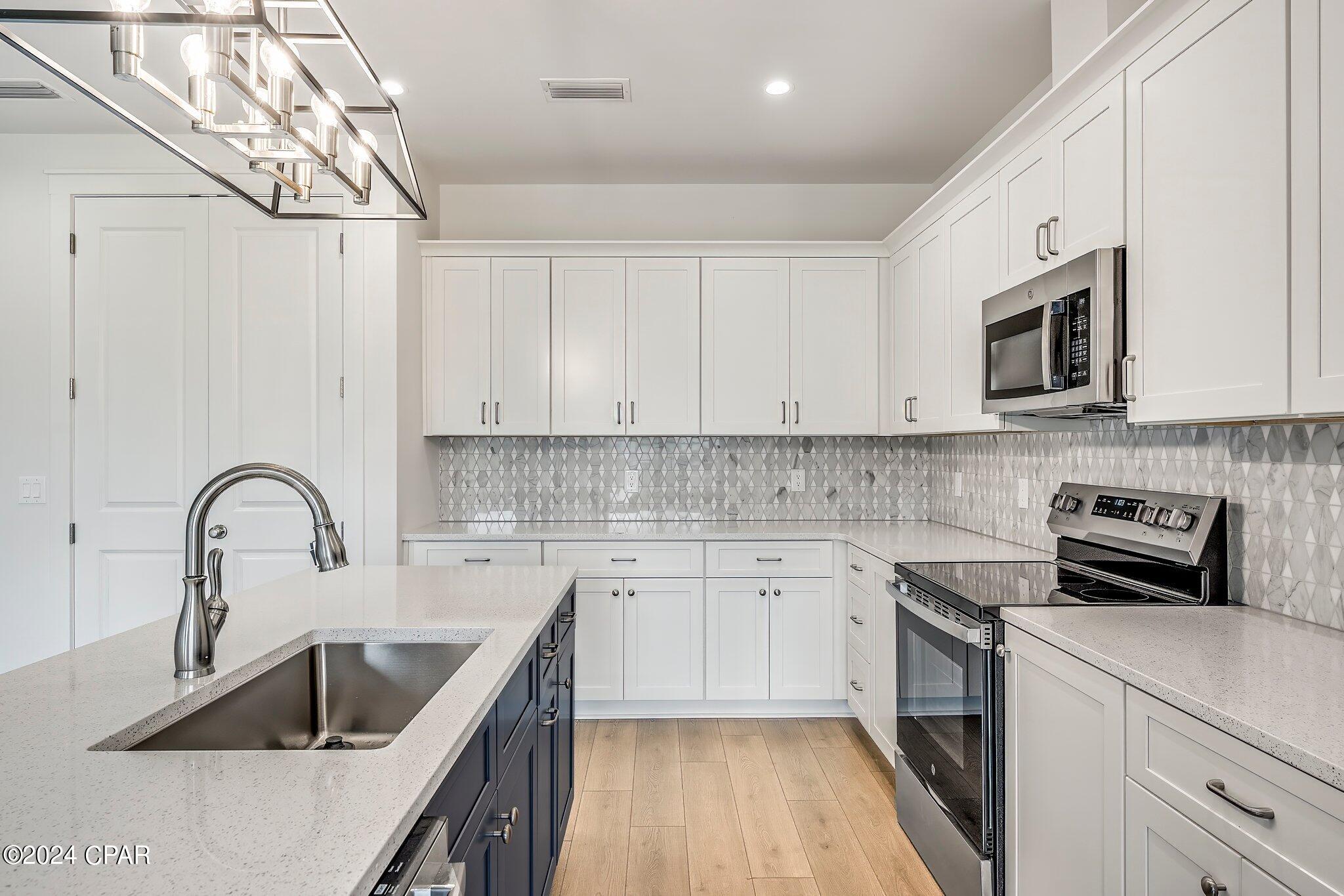 1306 W 30th Street