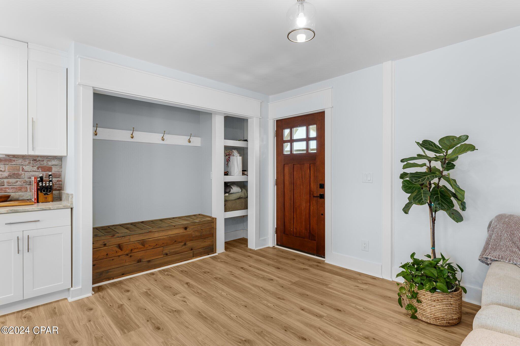 415 S Macarthur Avenue