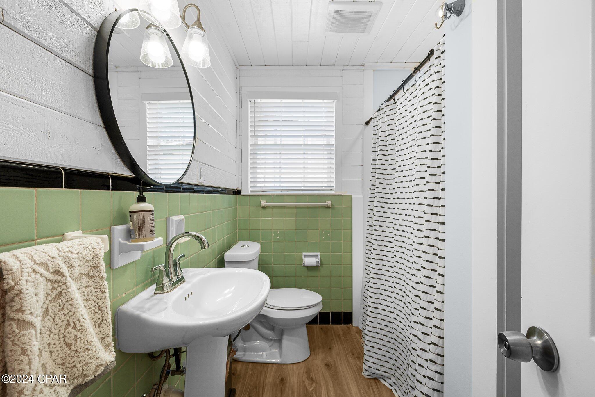 415 S Macarthur Avenue