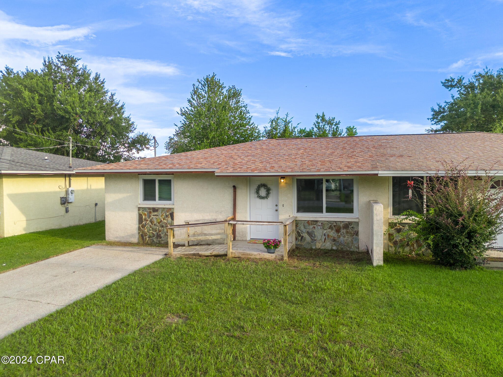 1025 Bradford Circle