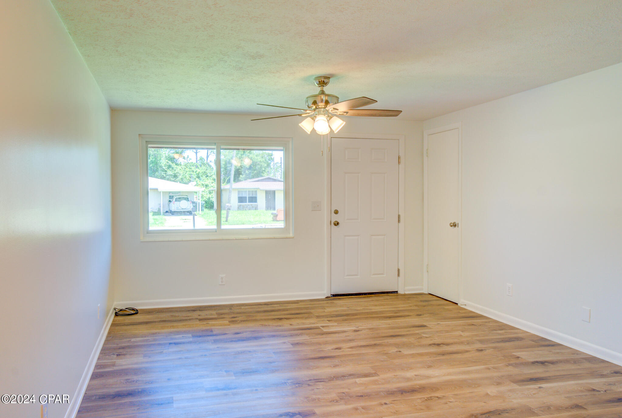 1025 Bradford Circle