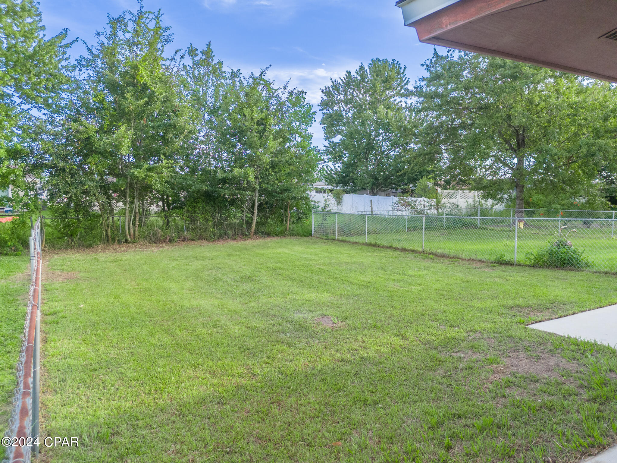 1025 Bradford Circle