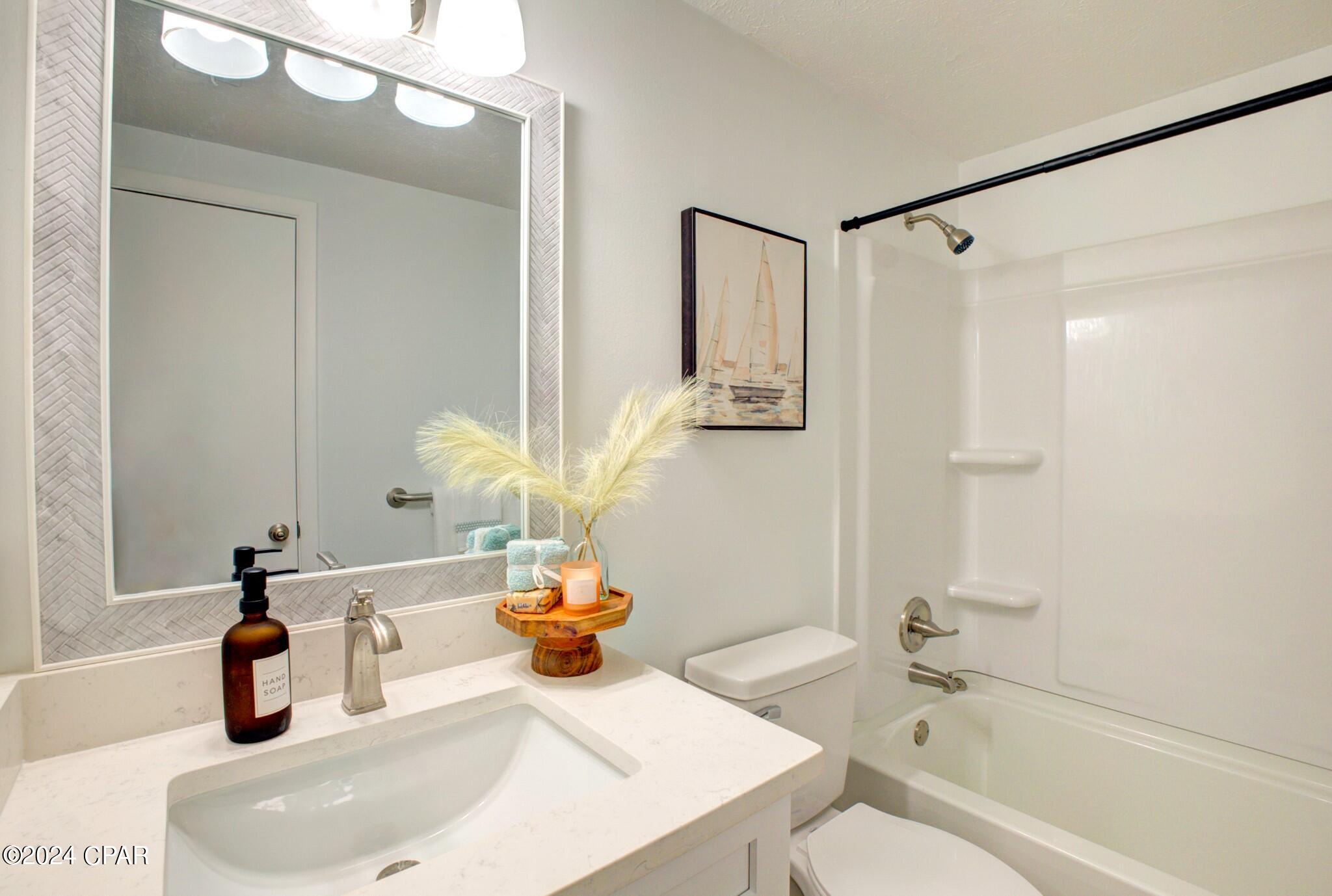 1025 Bradford Circle