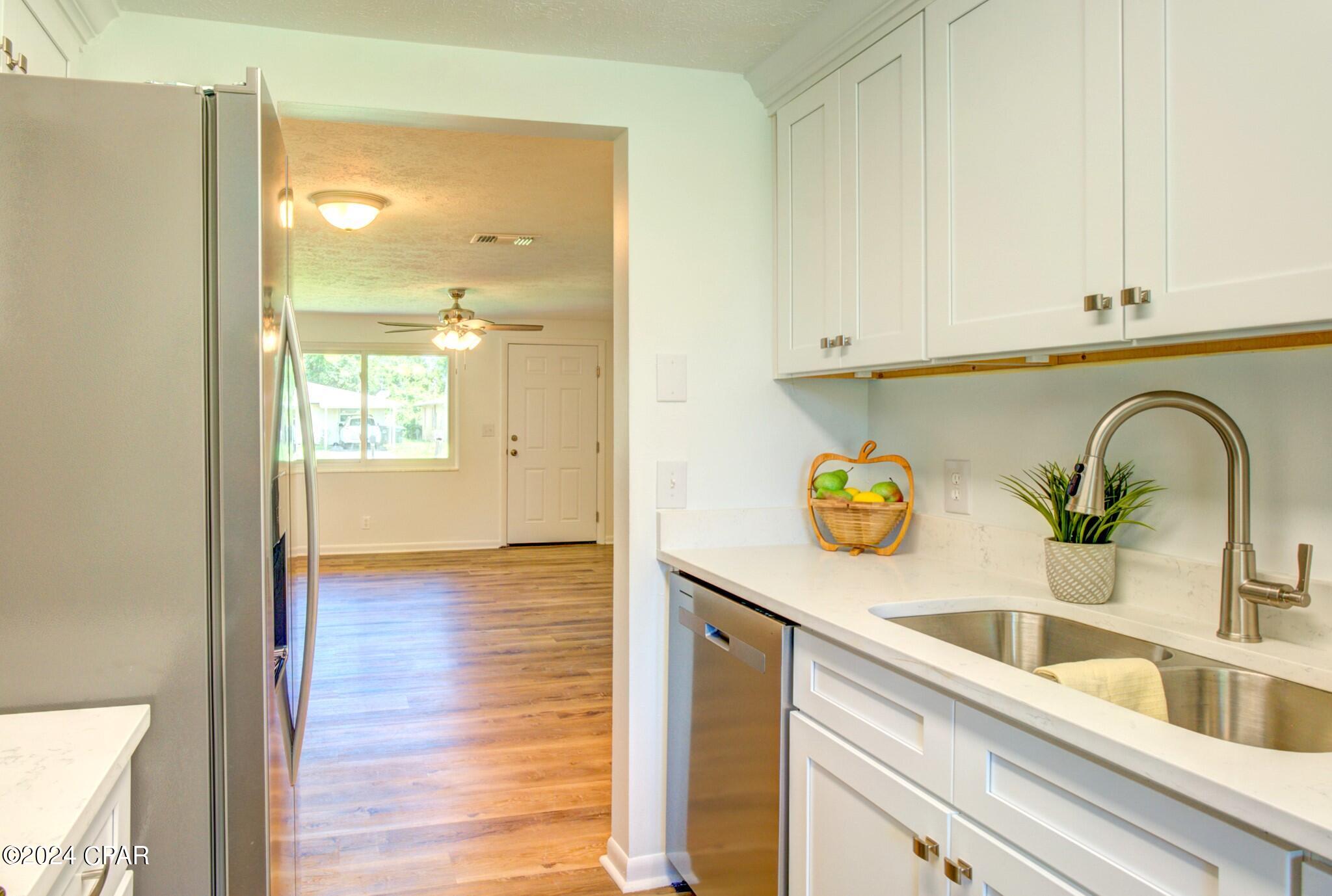 1025 Bradford Circle