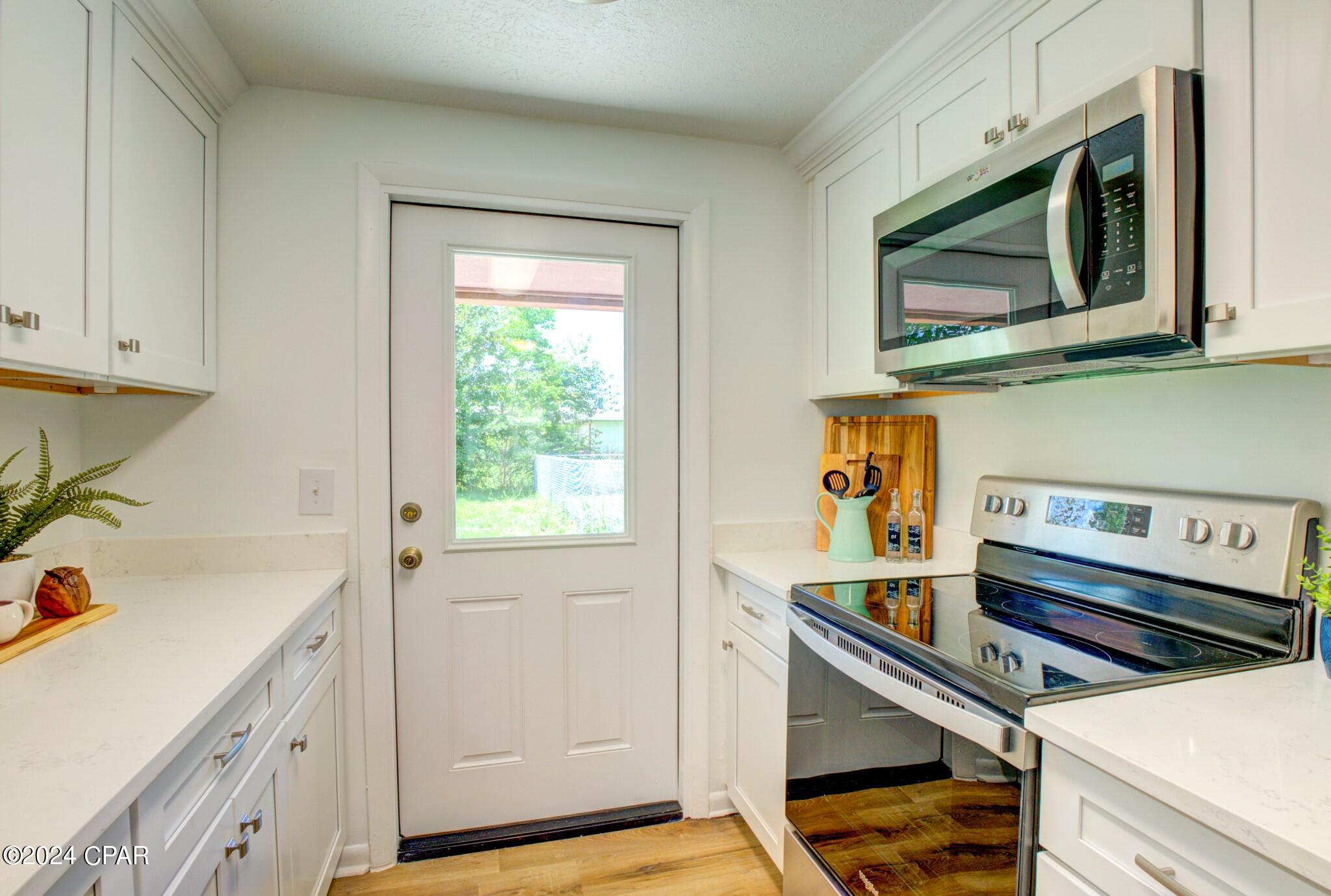 1025 Bradford Circle