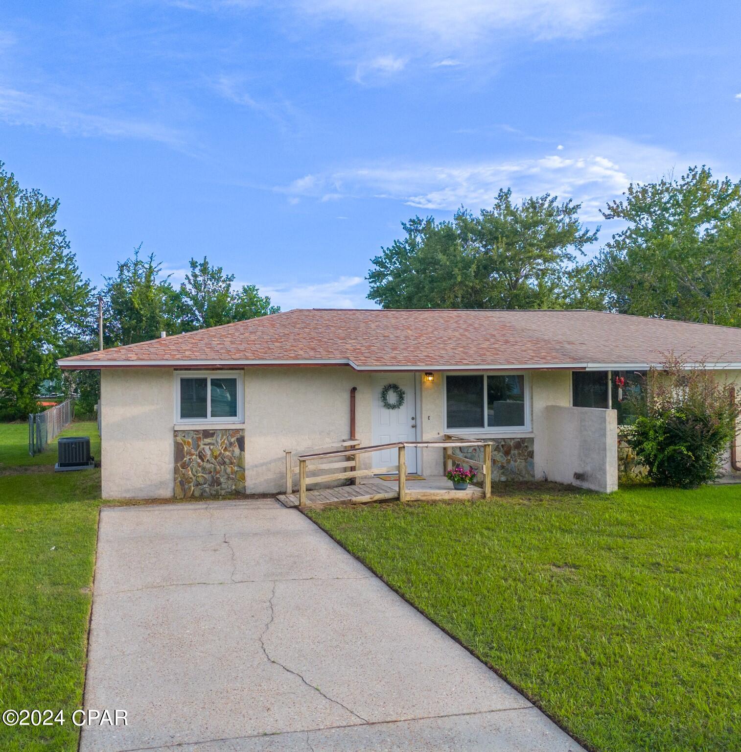 1025 Bradford Circle