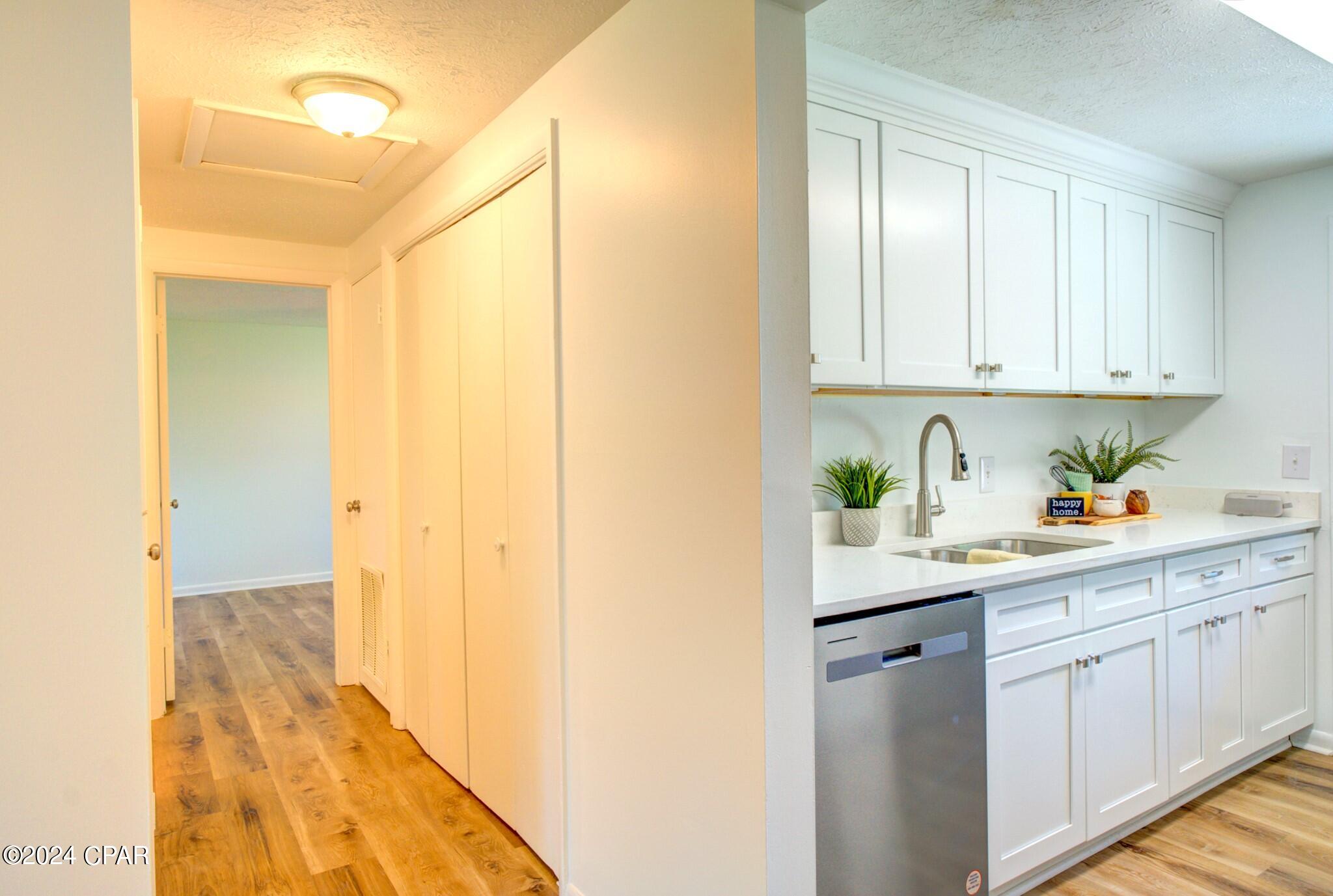 1025 Bradford Circle