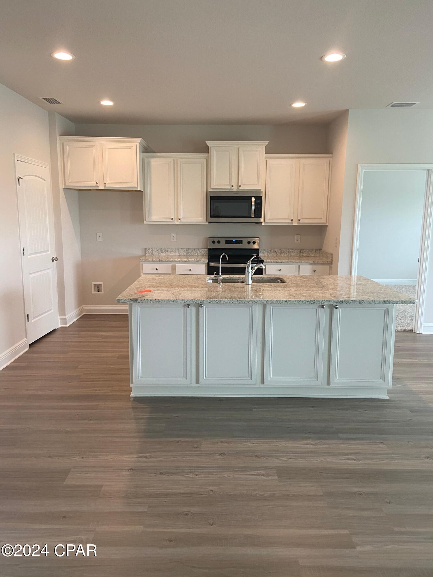 315 Moonraker Circle